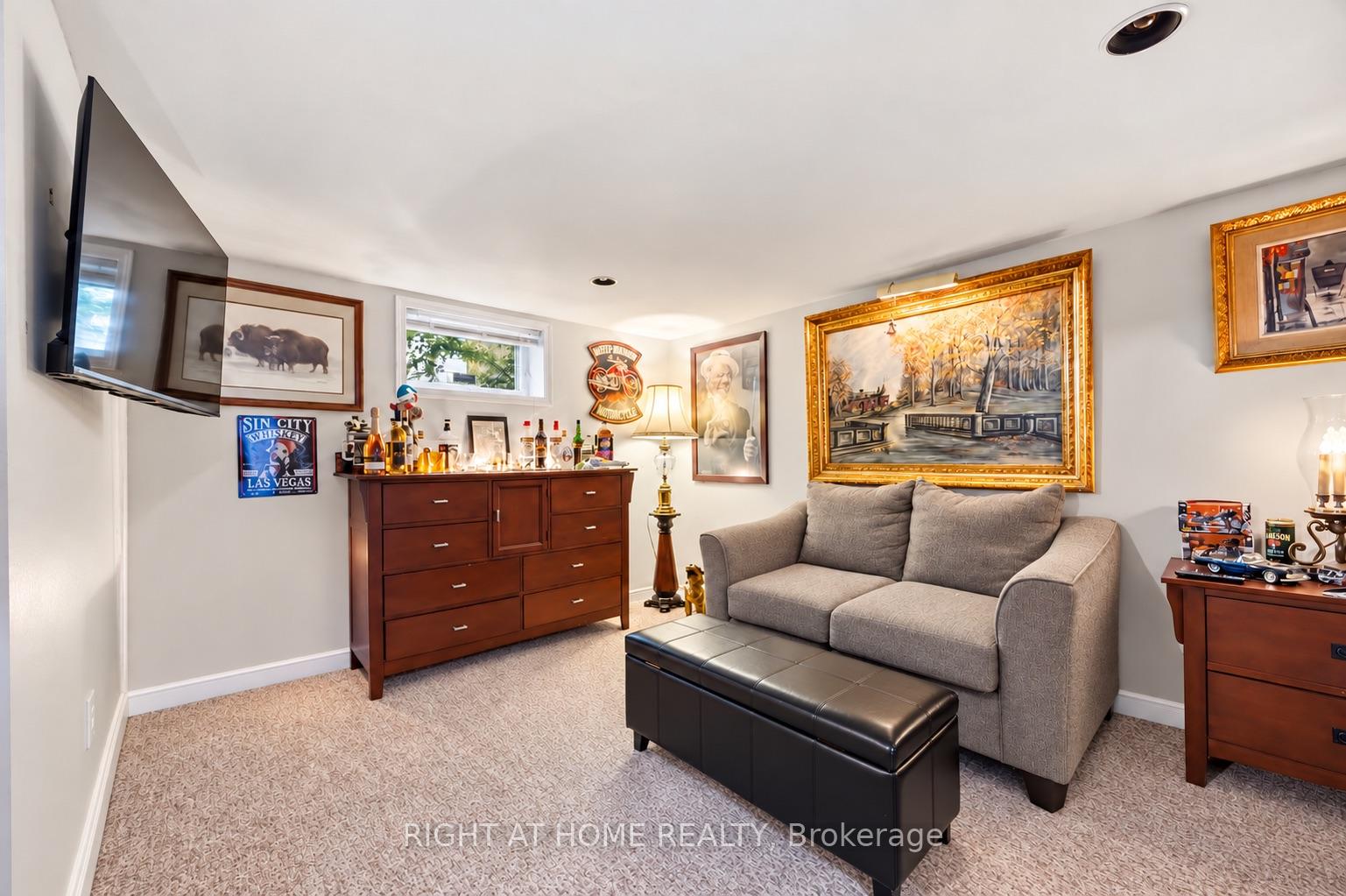 Photo 18 of 139 Gordon Street, Sarnia — HOMEH