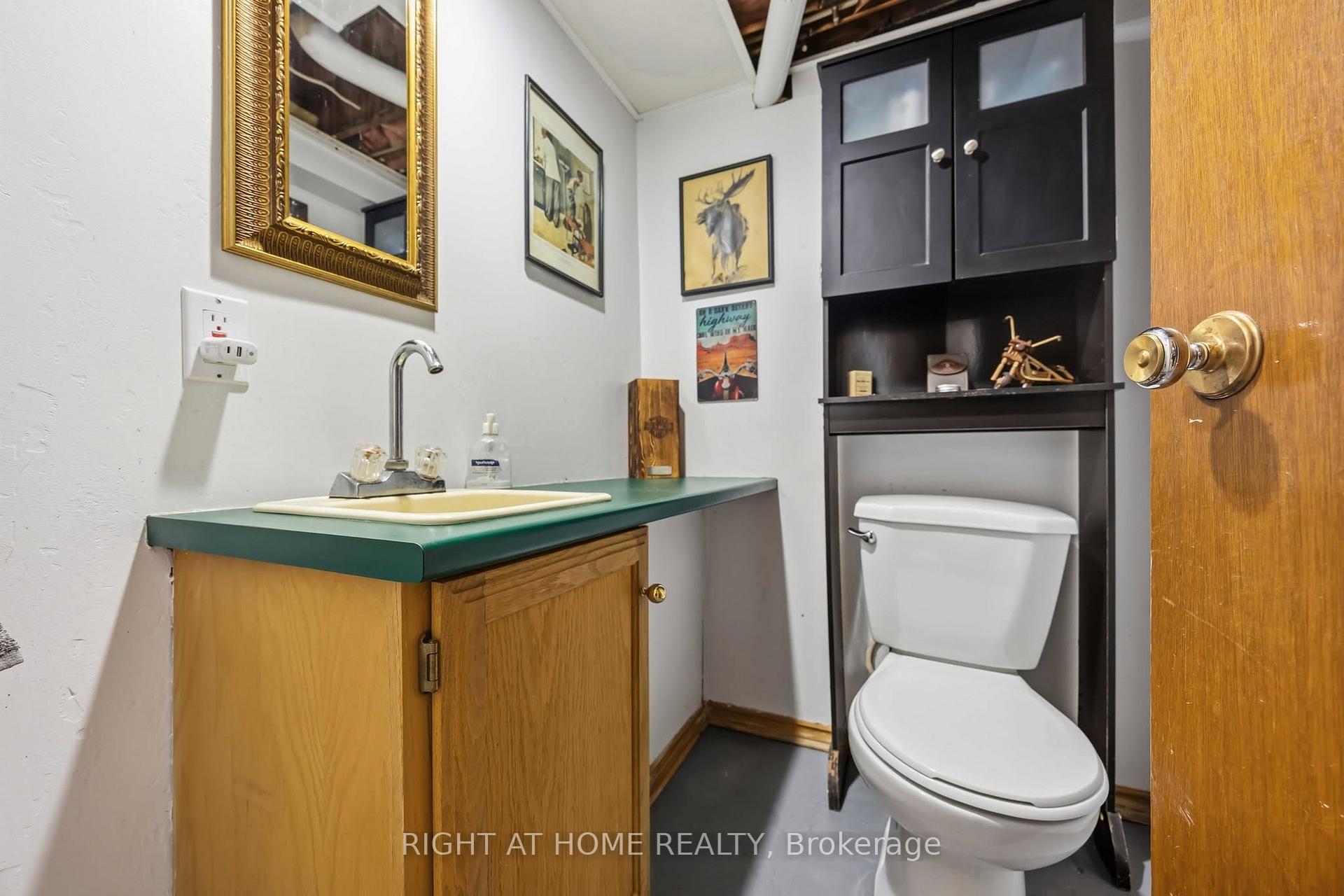 Photo 20 of 139 Gordon Street, Sarnia — HOMEH