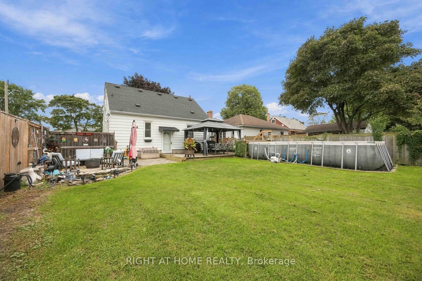 Photo 22 of 139 Gordon Street, Sarnia — HOMEH