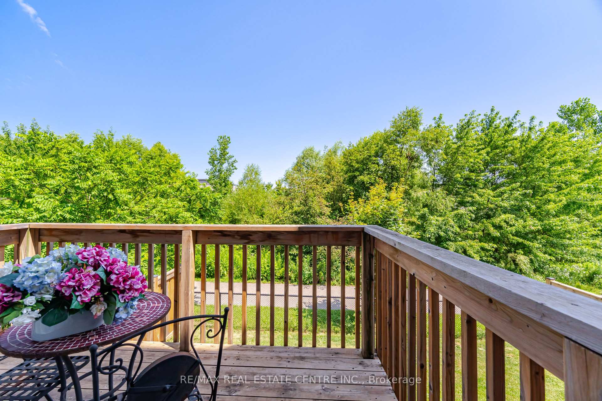 Photo 18 of 15 Provost Trail, Brampton, Bram West — HOMEH