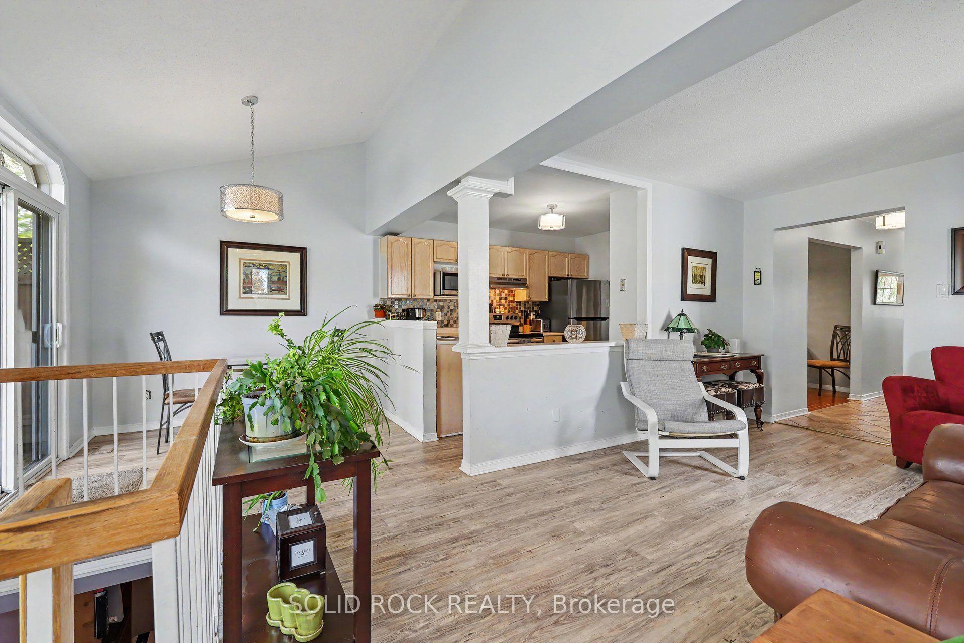 Photo 8 of 27 Randall James Drive, Ottawa, Stittsville (Central) — HOMEH