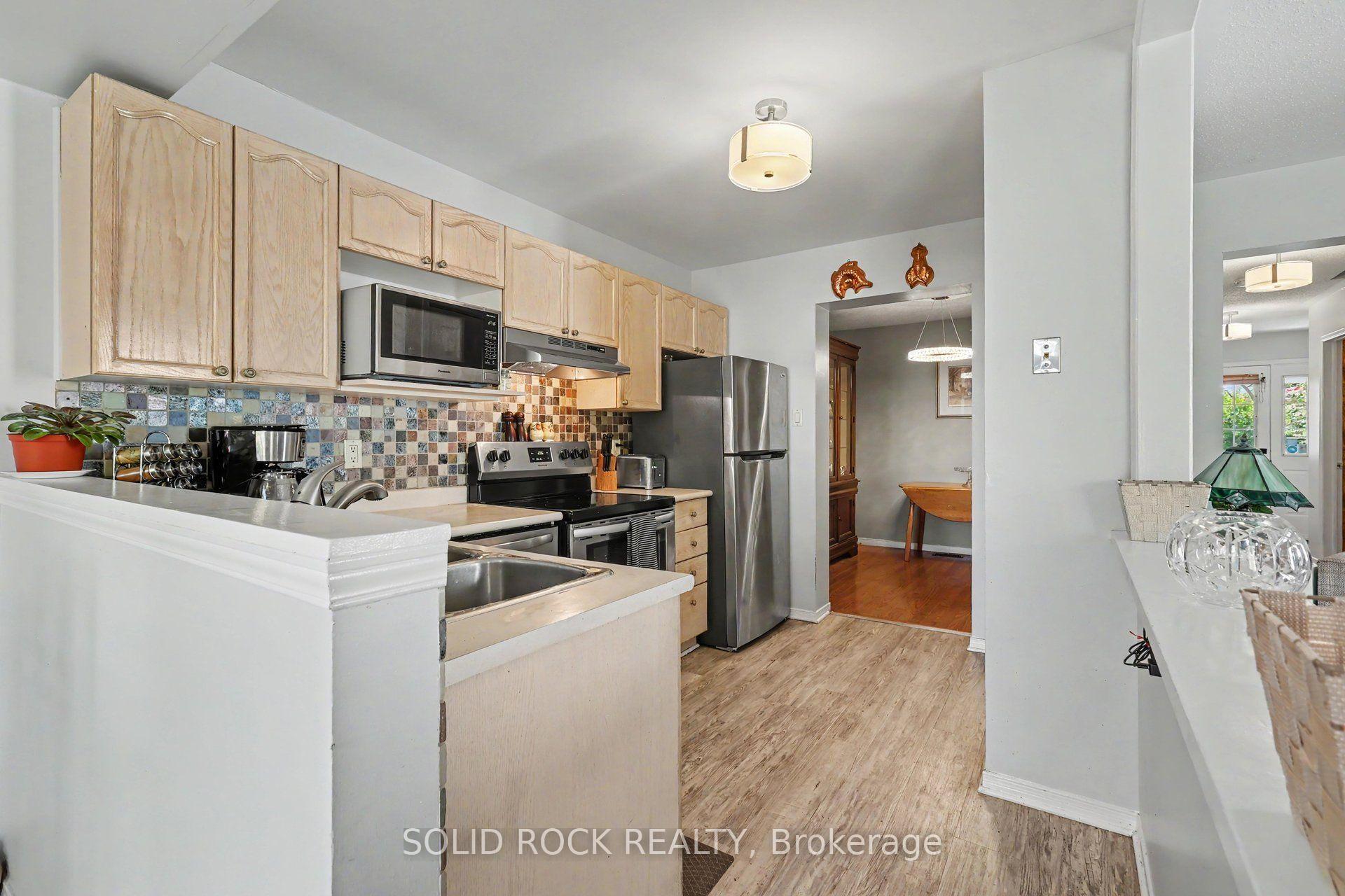Photo 9 of 27 Randall James Drive, Ottawa, Stittsville (Central) — HOMEH