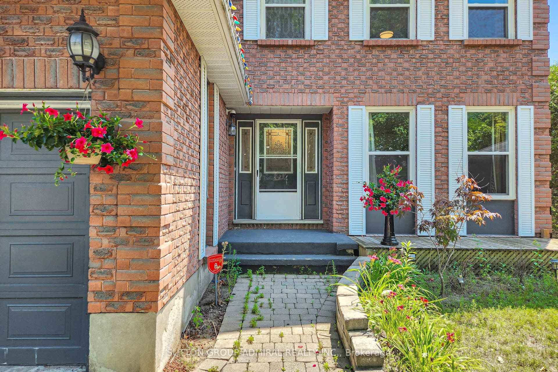 Photo 2 of 879 Peggoty Circle, Oshawa, Eastdale — HOMEH