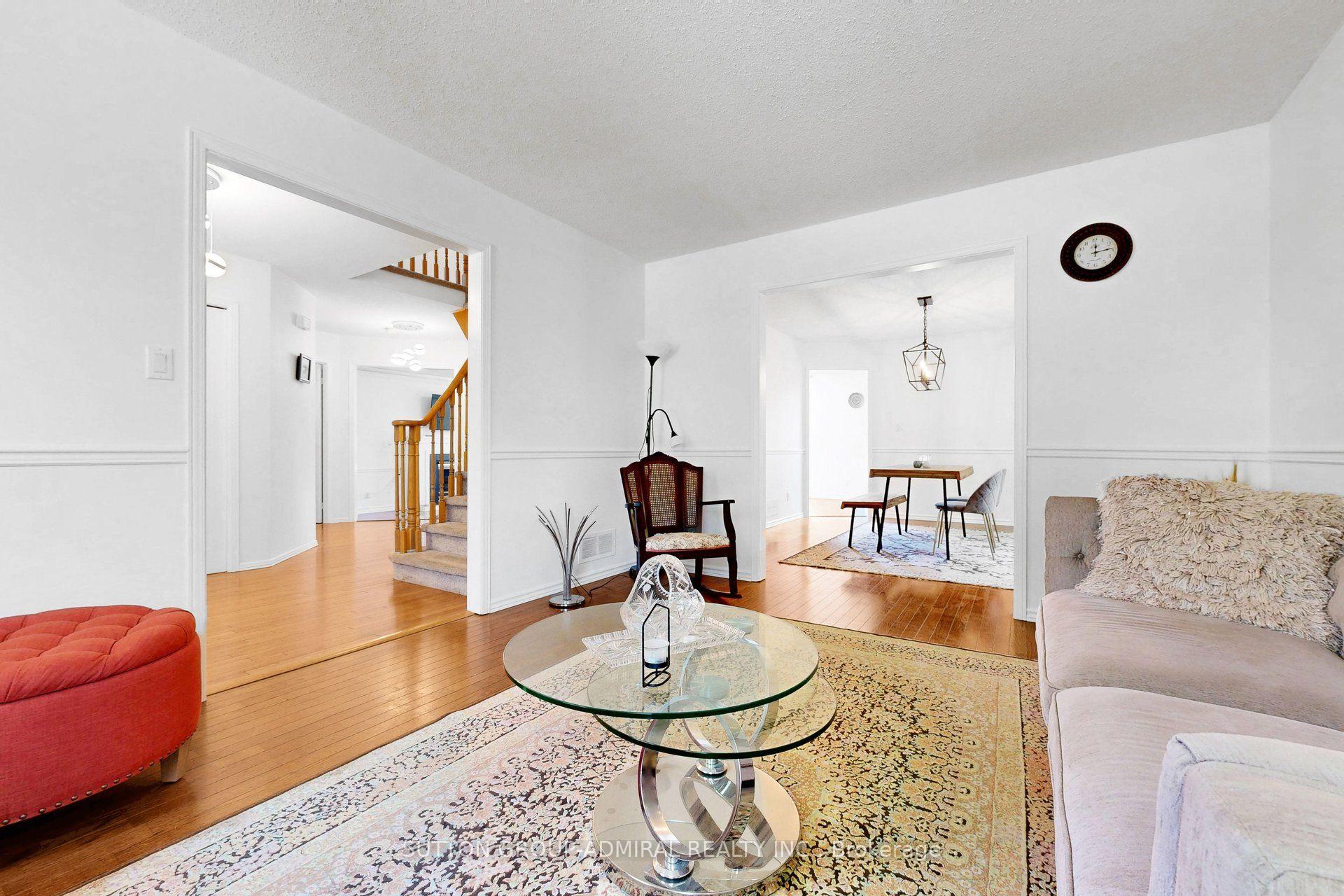 Photo 8 of 879 Peggoty Circle, Oshawa, Eastdale — HOMEH
