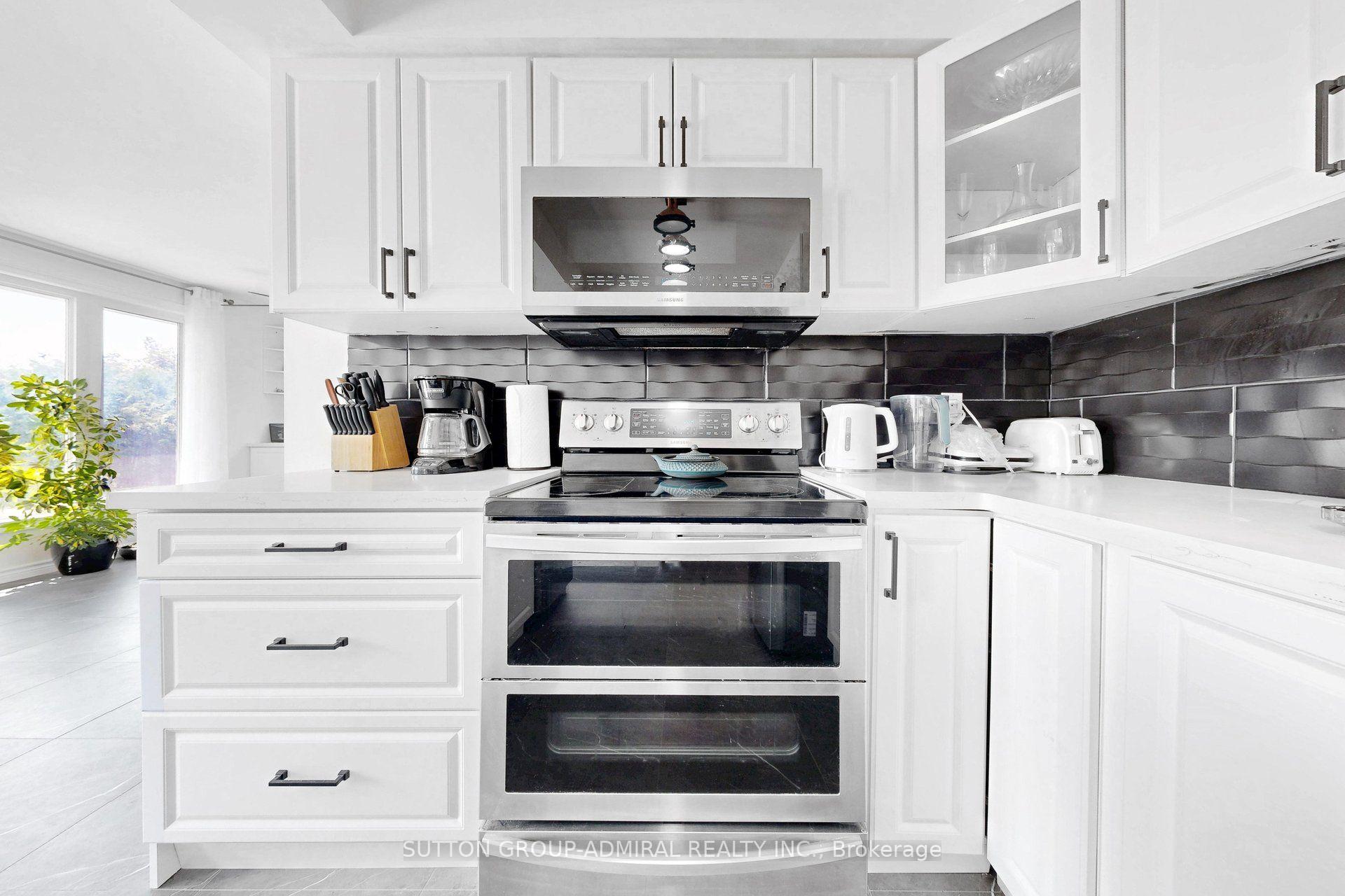 Photo 13 of 879 Peggoty Circle, Oshawa, Eastdale — HOMEH