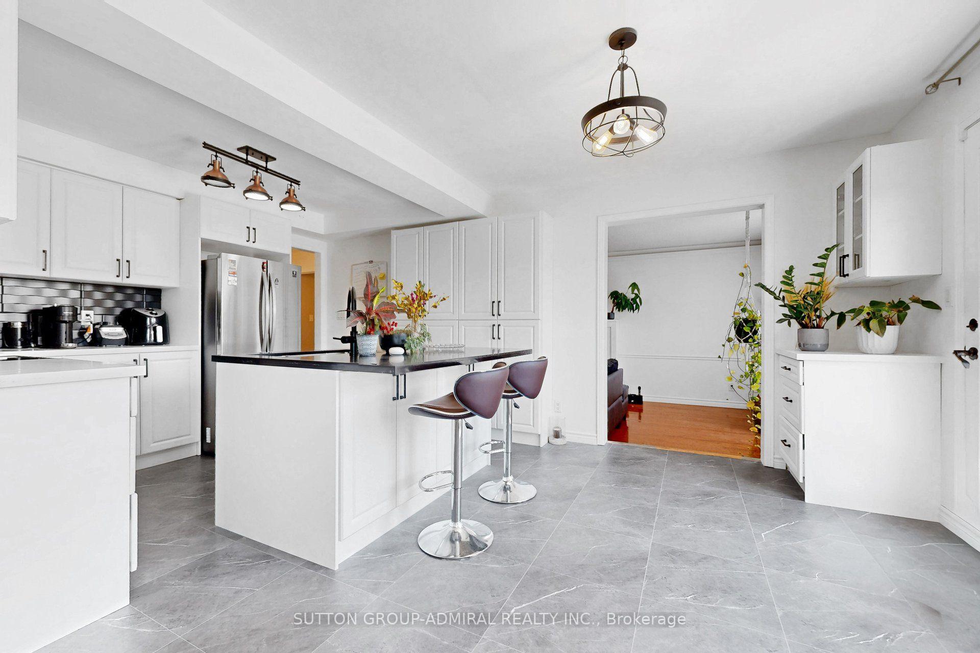 Photo 17 of 879 Peggoty Circle, Oshawa, Eastdale — HOMEH