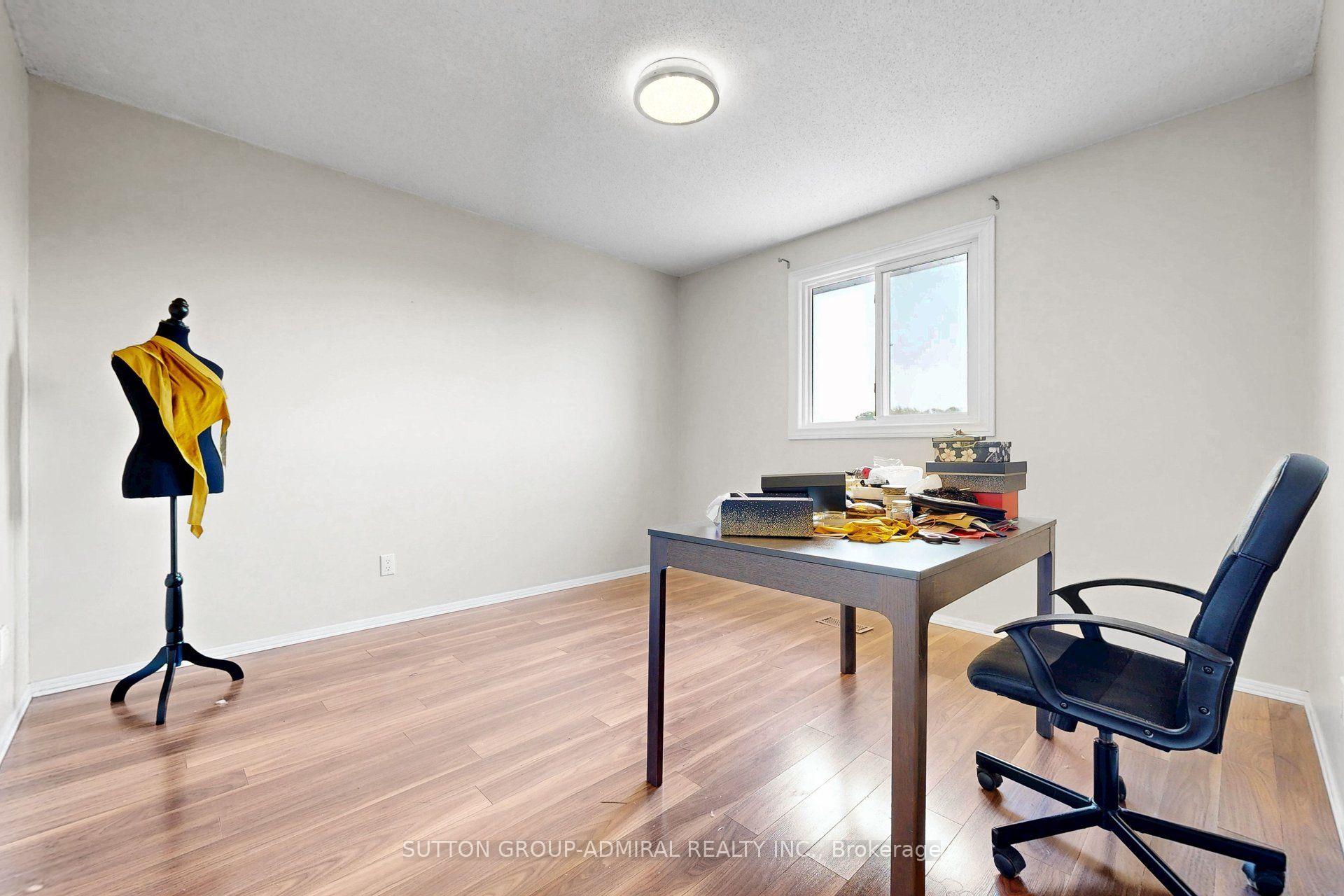 Photo 30 of 879 Peggoty Circle, Oshawa, Eastdale — HOMEH