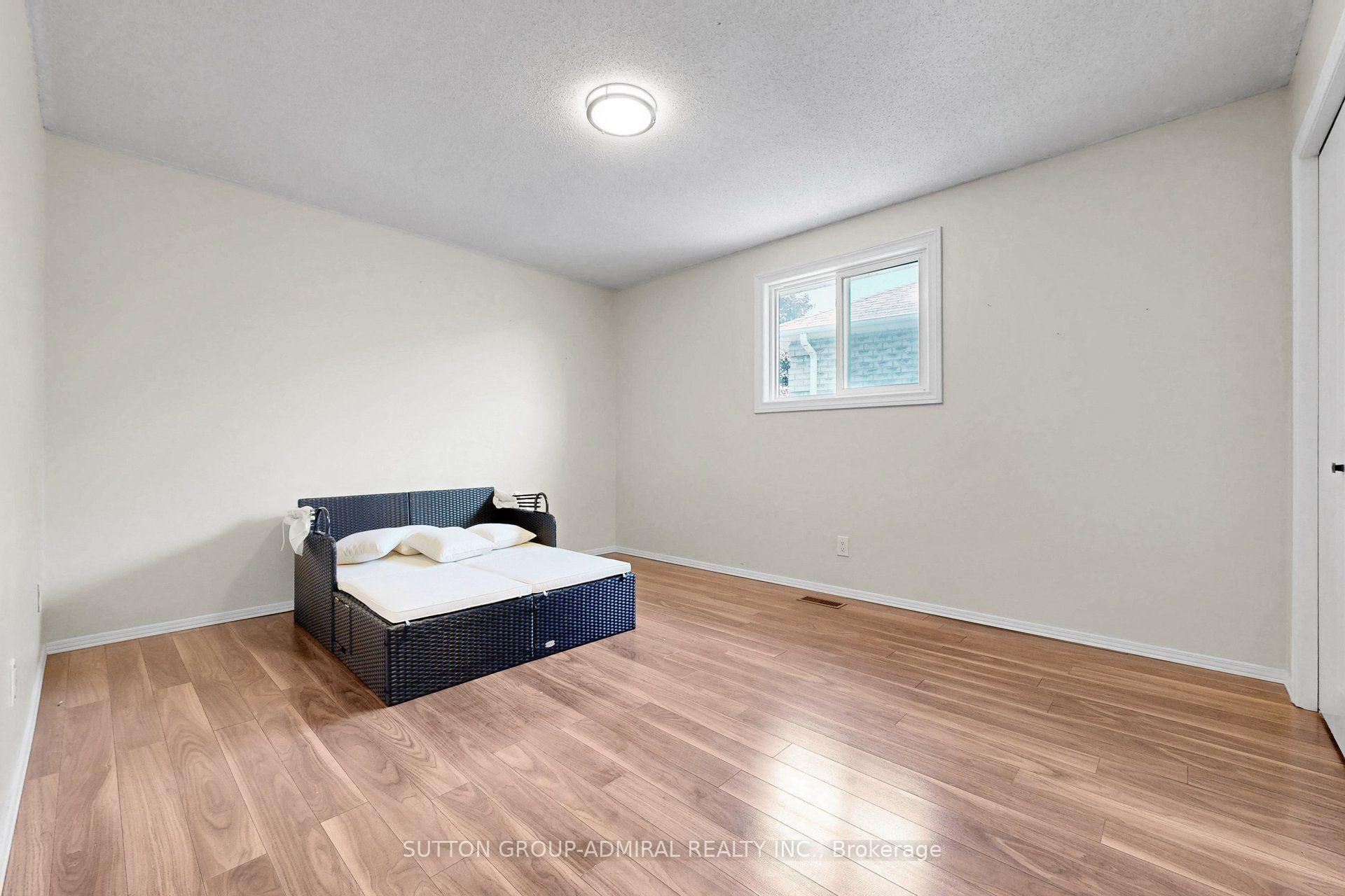Photo 32 of 879 Peggoty Circle, Oshawa, Eastdale — HOMEH
