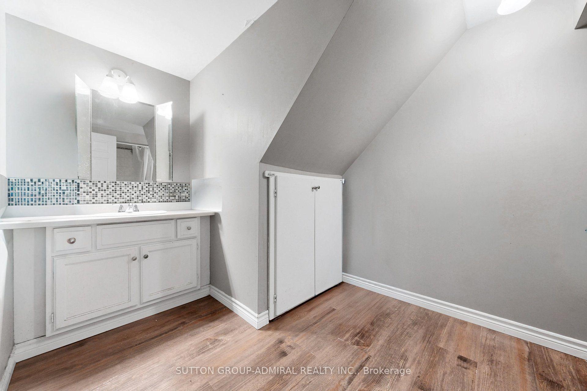 Photo 43 of 879 Peggoty Circle, Oshawa, Eastdale — HOMEH
