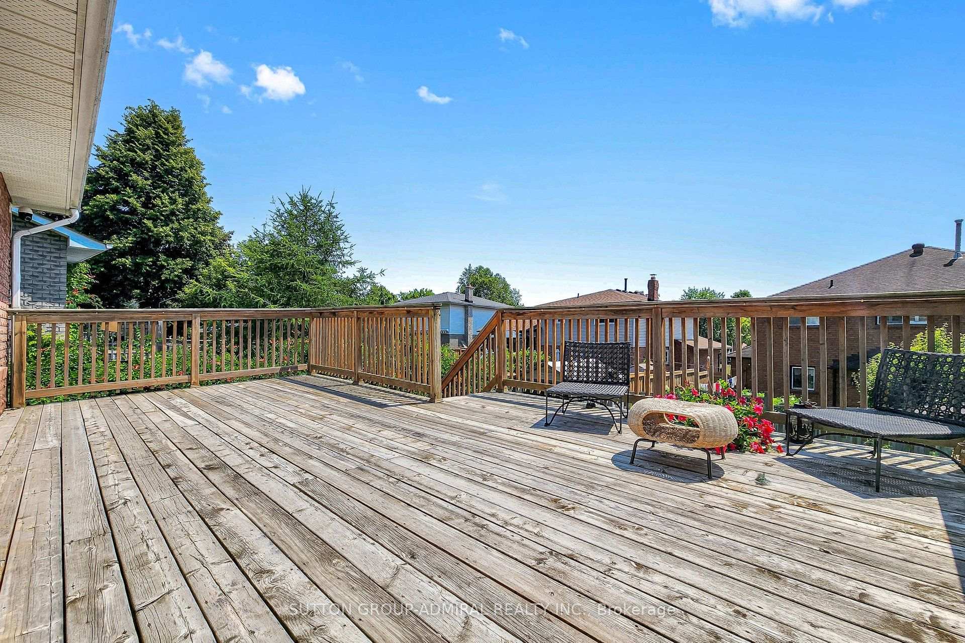 Photo 47 of 879 Peggoty Circle, Oshawa, Eastdale — HOMEH