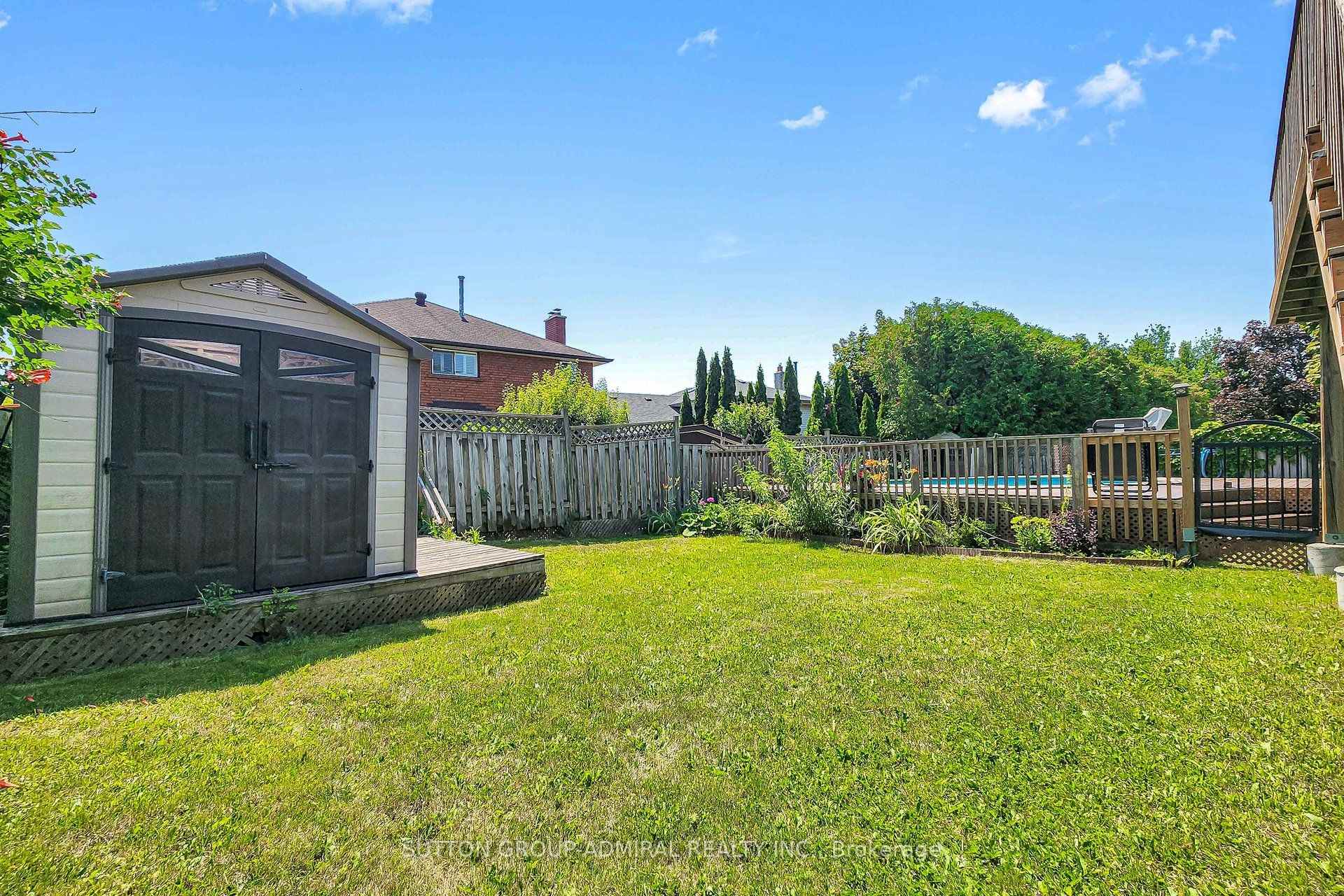 Photo 49 of 879 Peggoty Circle, Oshawa, Eastdale — HOMEH