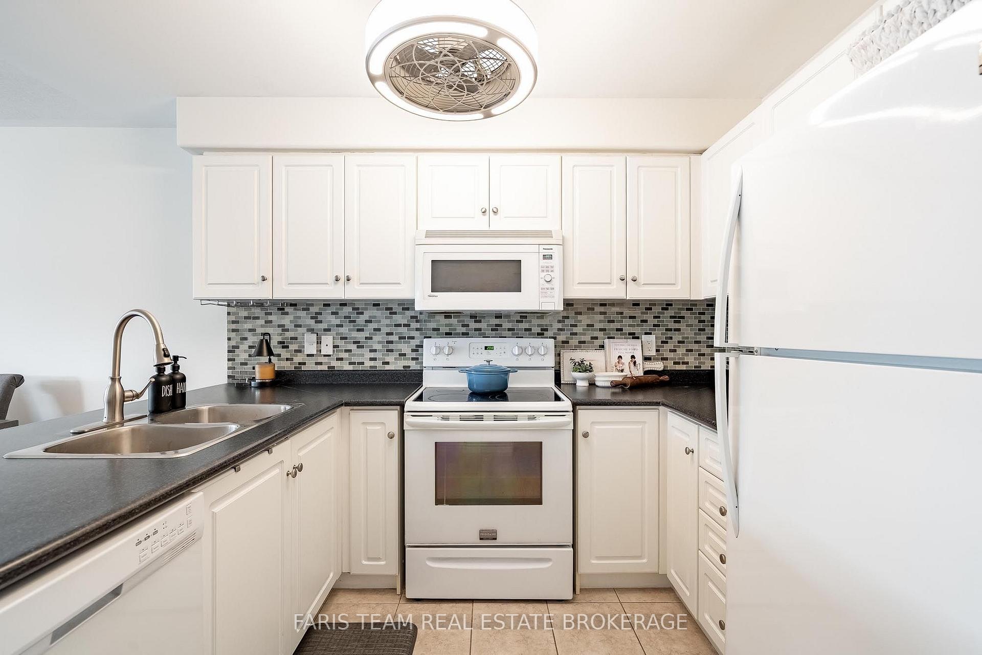 Photo 5 of 79 Sanford Street, Barrie, Sanford — HOMEH