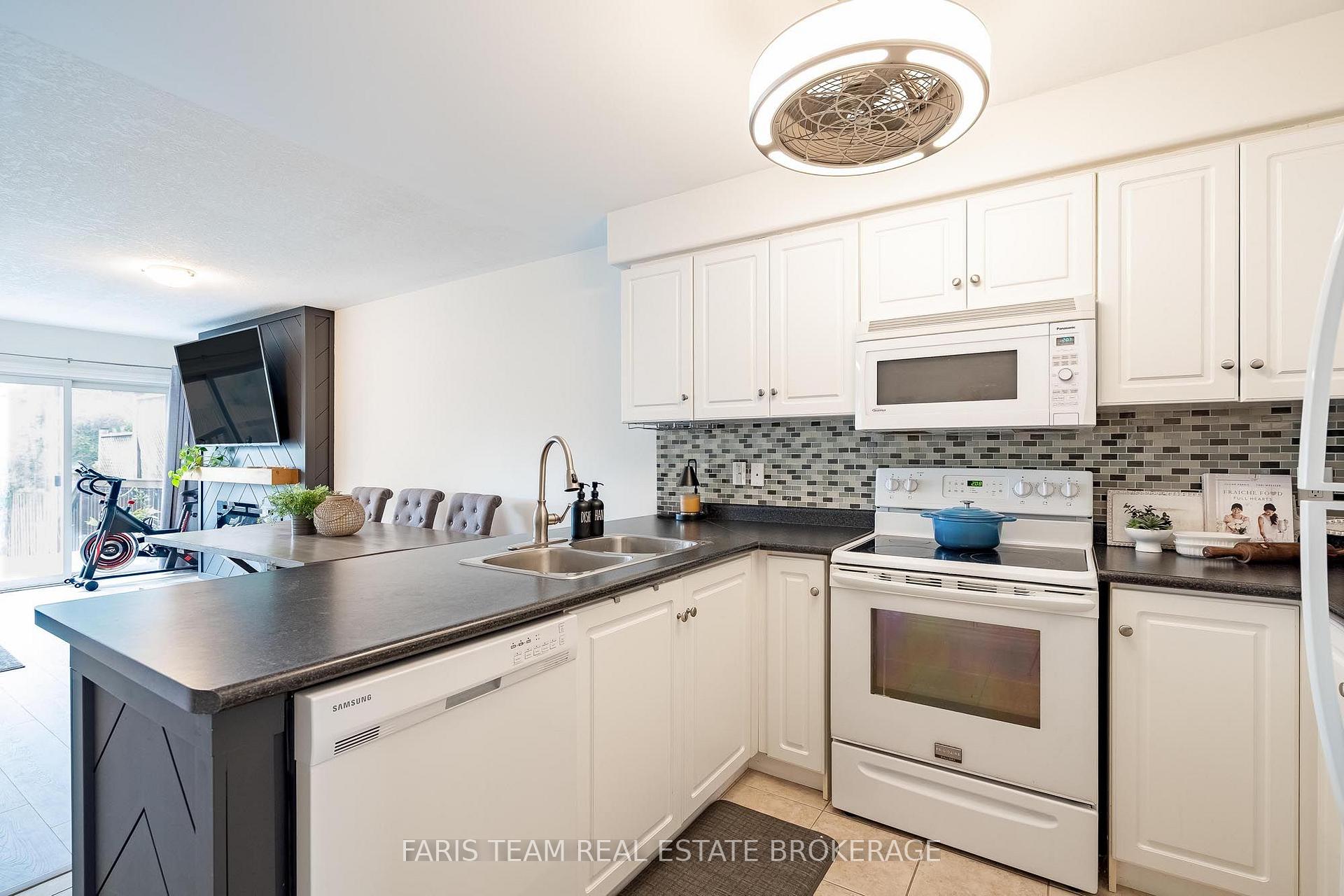 Photo 6 of 79 Sanford Street, Barrie, Sanford — HOMEH