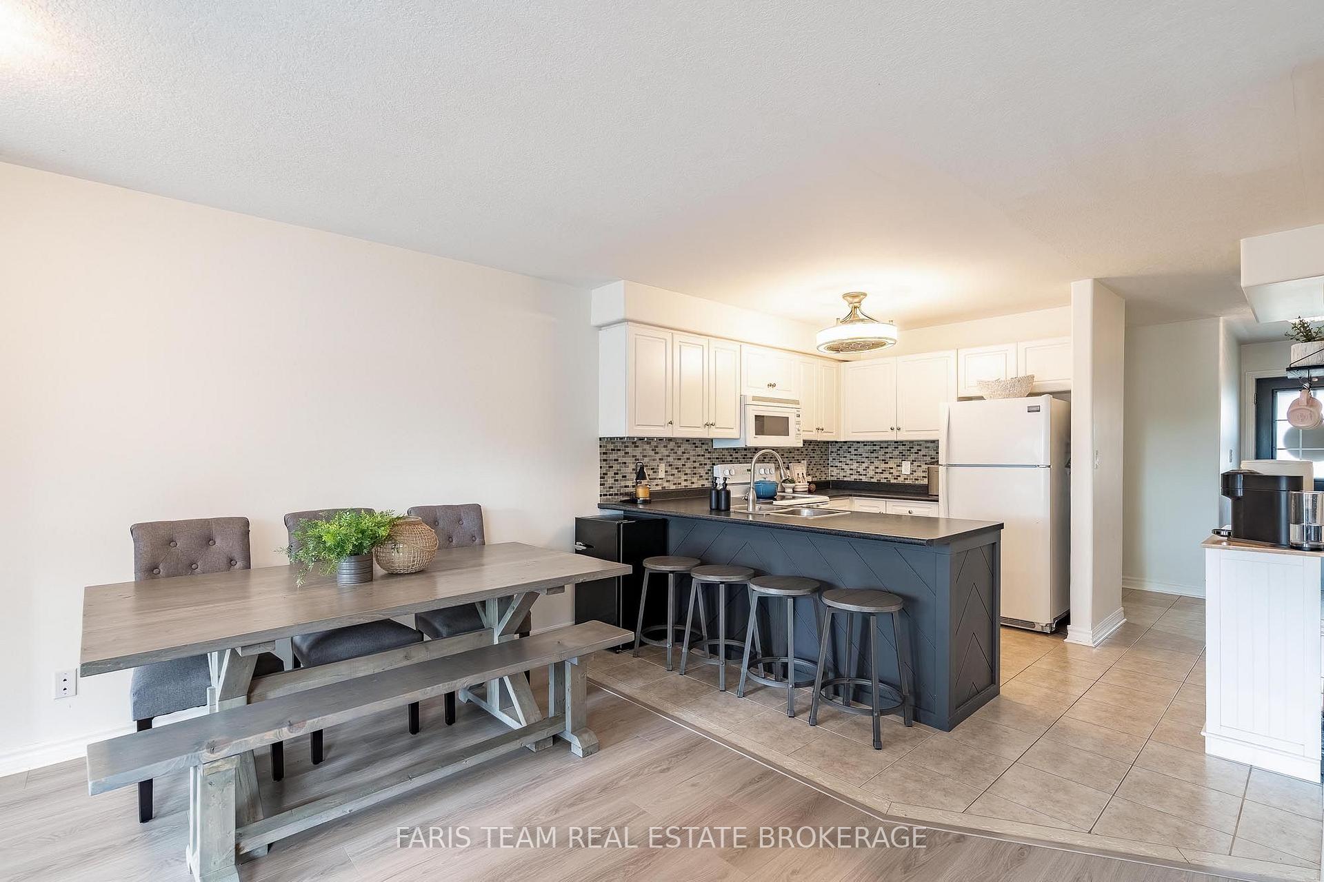 Photo 8 of 79 Sanford Street, Barrie, Sanford — HOMEH