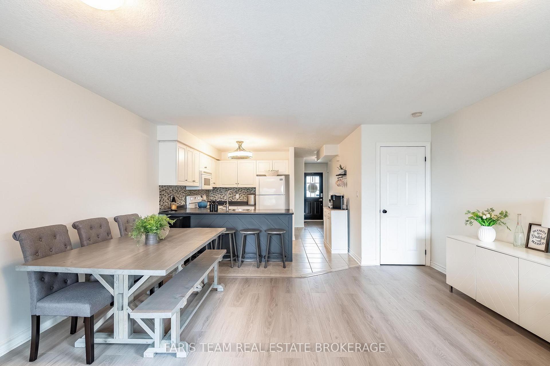 Photo 11 of 79 Sanford Street, Barrie, Sanford — HOMEH