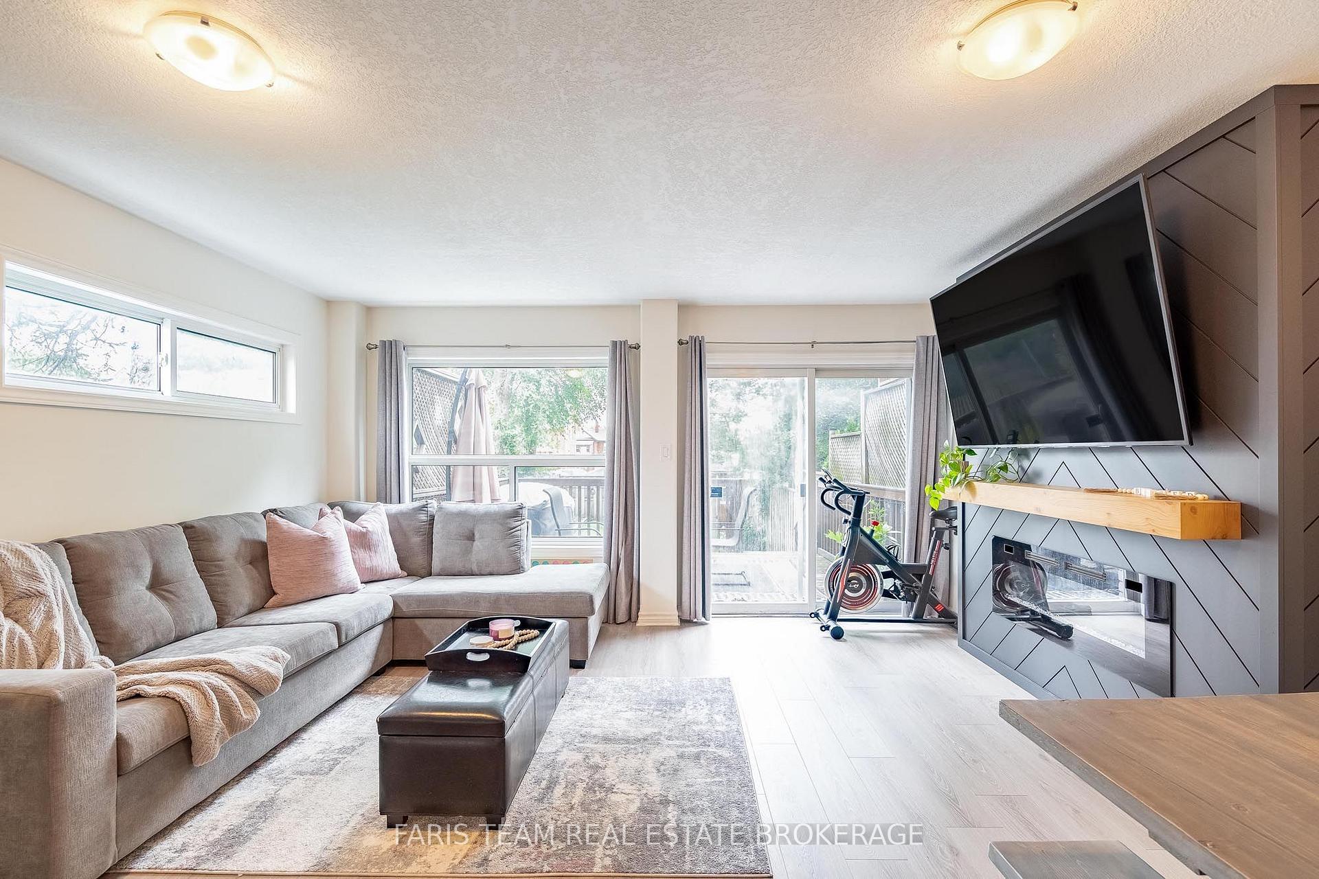 Photo 12 of 79 Sanford Street, Barrie, Sanford — HOMEH