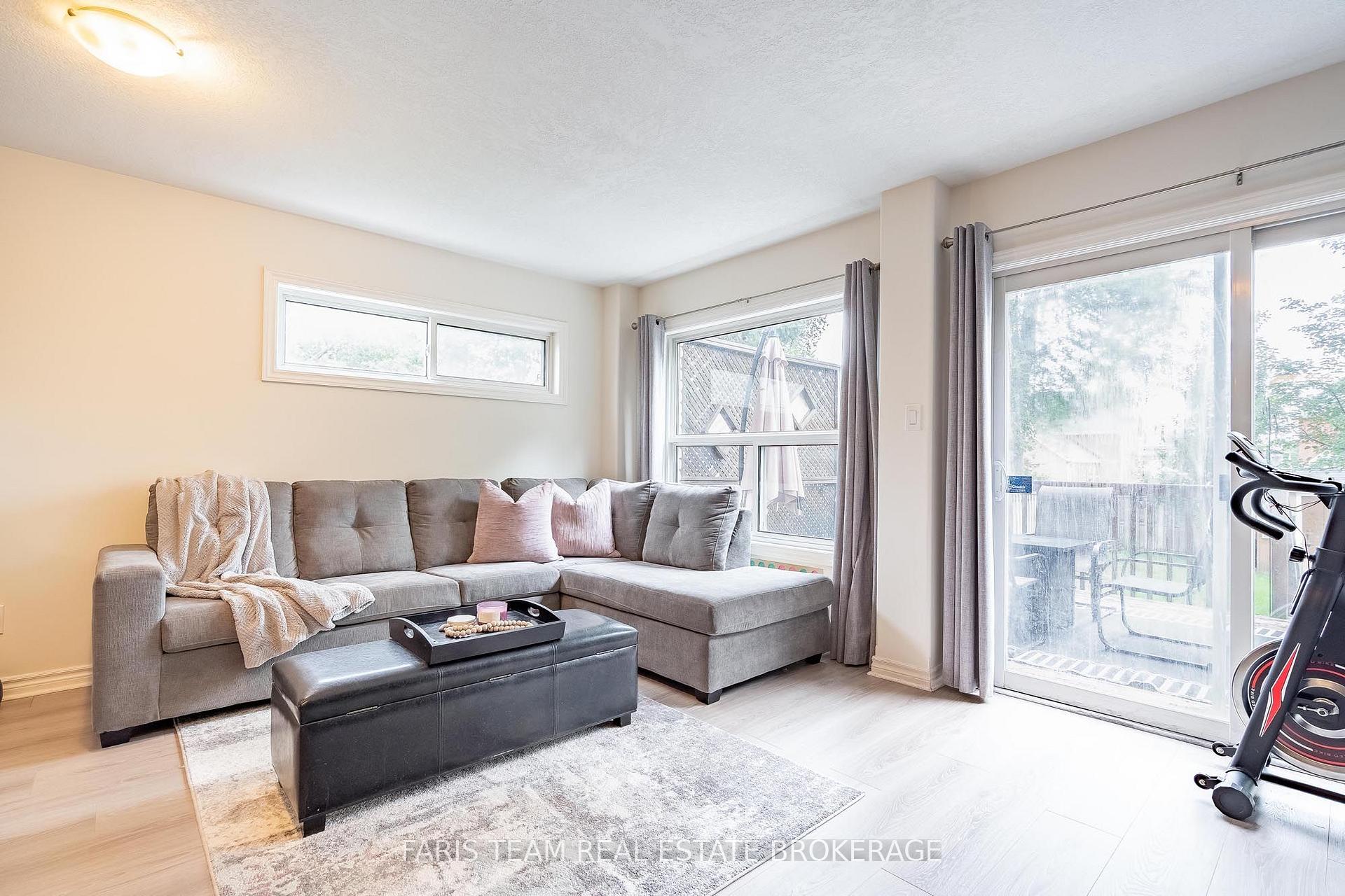 Photo 14 of 79 Sanford Street, Barrie, Sanford — HOMEH