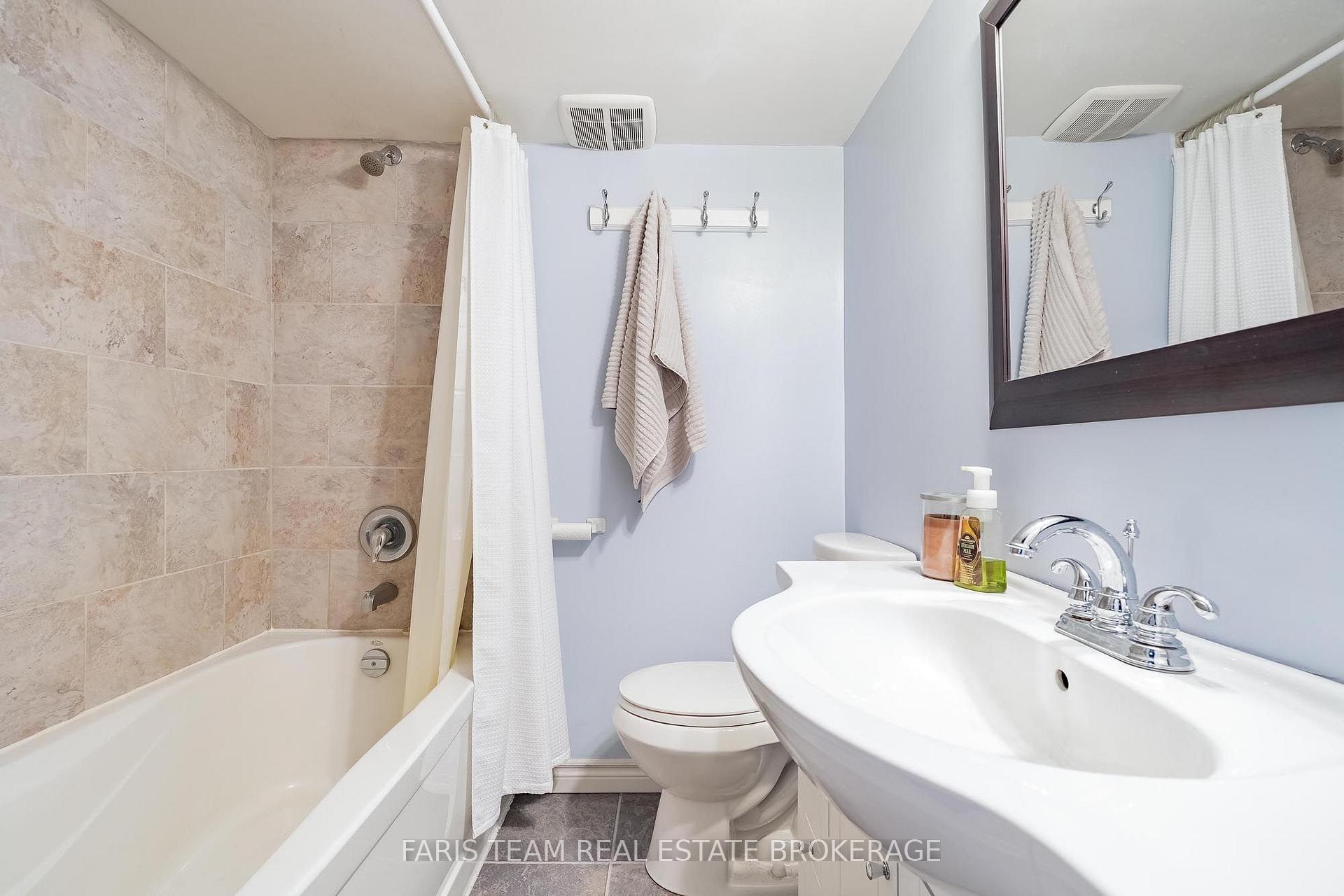 Photo 23 of 79 Sanford Street, Barrie, Sanford — HOMEH
