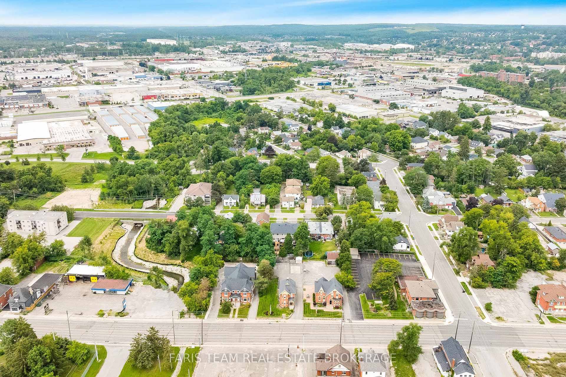 Photo 32 of 79 Sanford Street, Barrie, Sanford — HOMEH