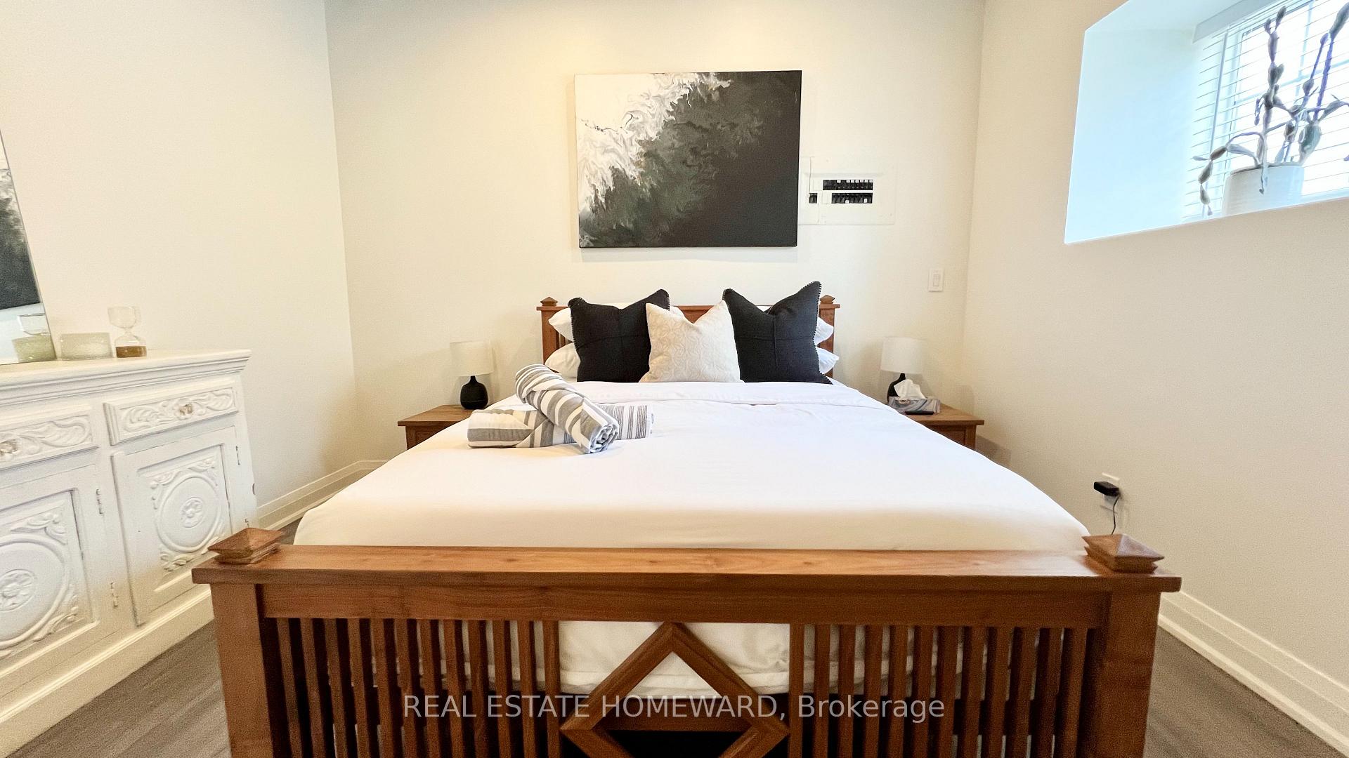Photo 15 of 1233 Dundas Street E, Toronto, South Riverdale — HOMEH