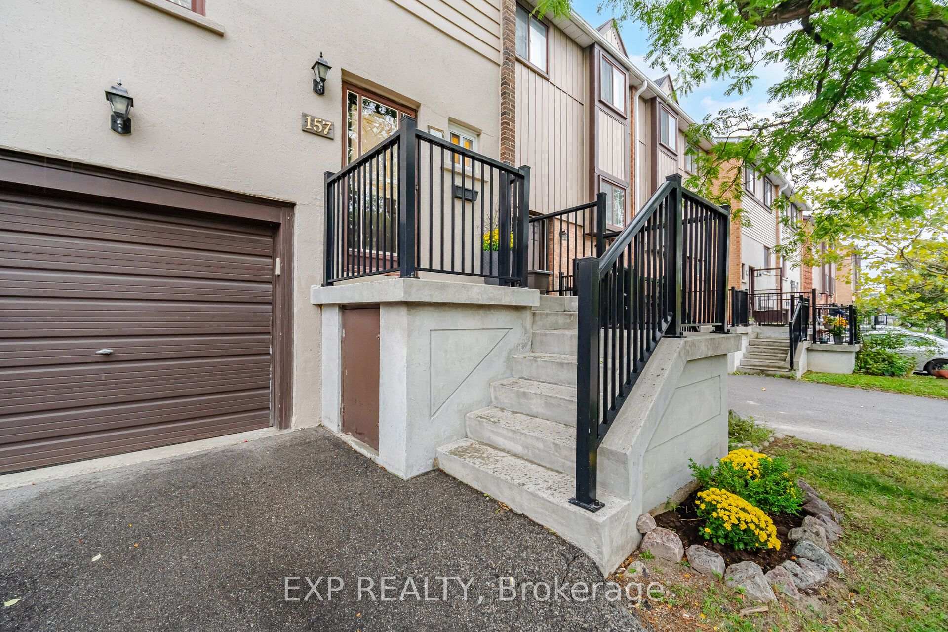 Photo 2 of 157 Moregate Crescent, Brampton, Central Park — HOMEH
