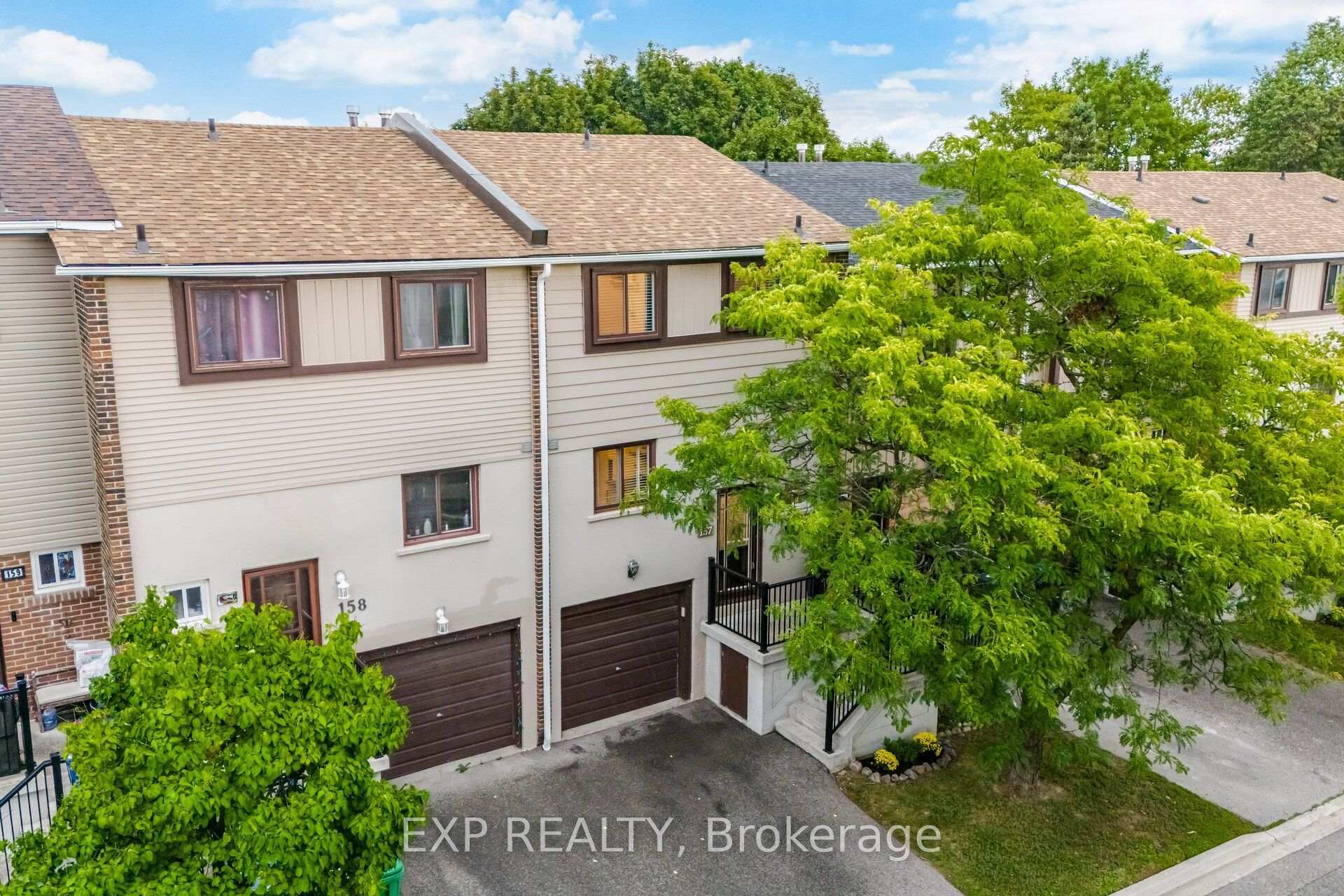 Photo 3 of 157 Moregate Crescent, Brampton, Central Park — HOMEH