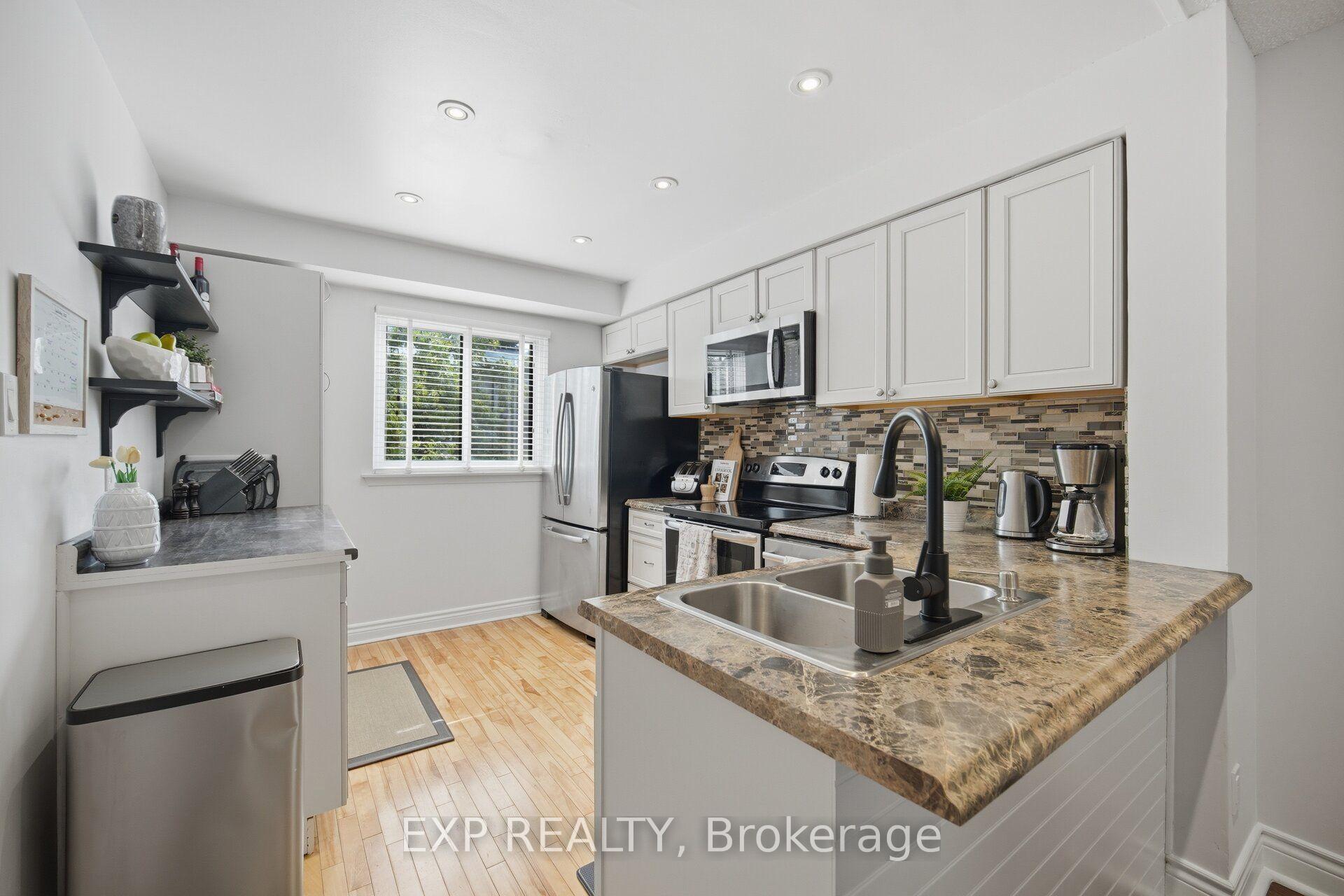 Photo 7 of 157 Moregate Crescent, Brampton, Central Park — HOMEH