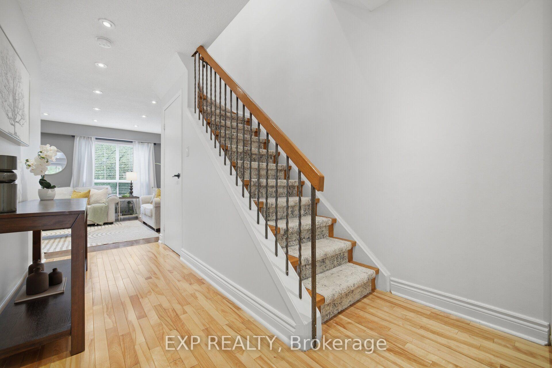 Photo 18 of 157 Moregate Crescent, Brampton, Central Park — HOMEH
