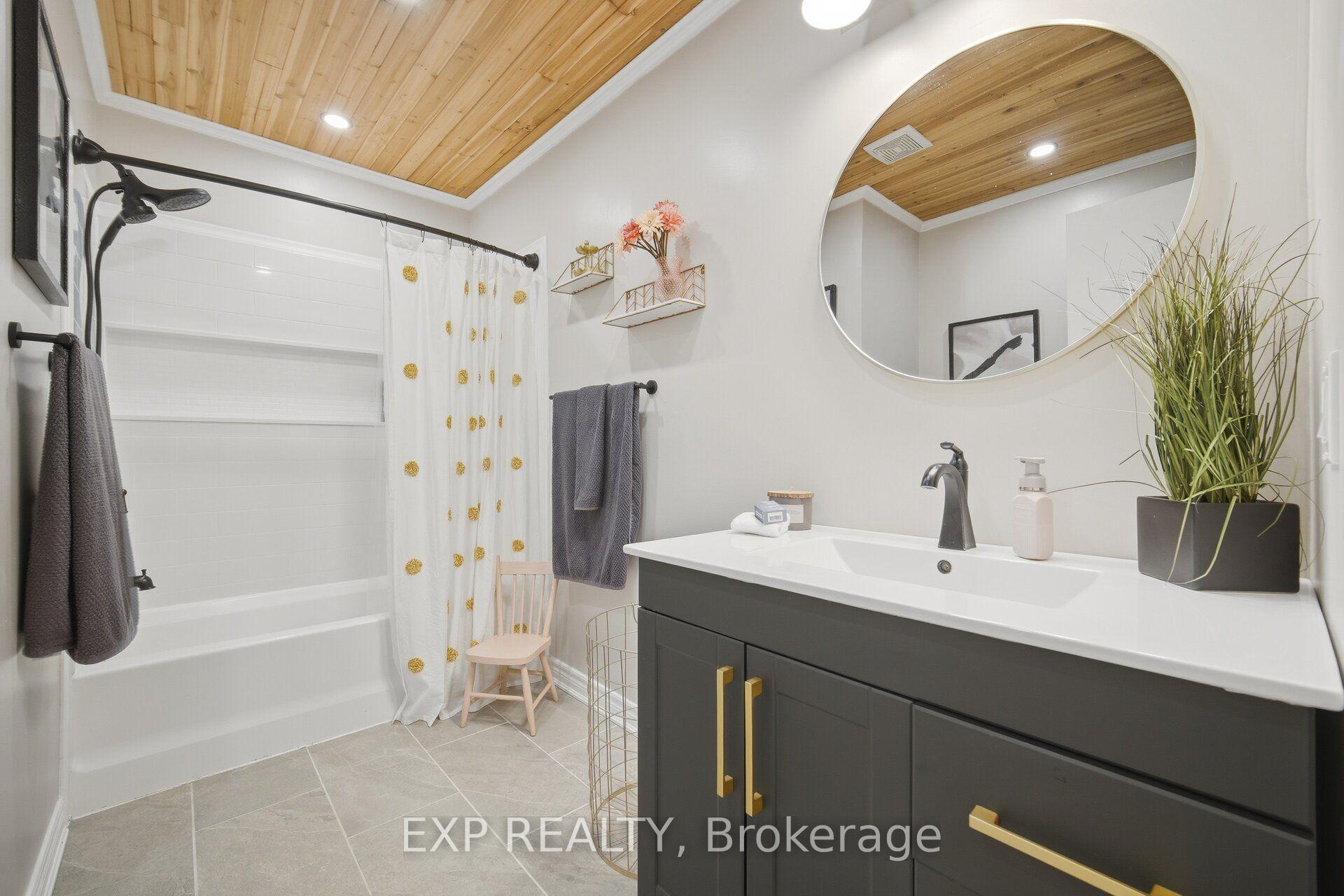 Photo 28 of 157 Moregate Crescent, Brampton, Central Park — HOMEH