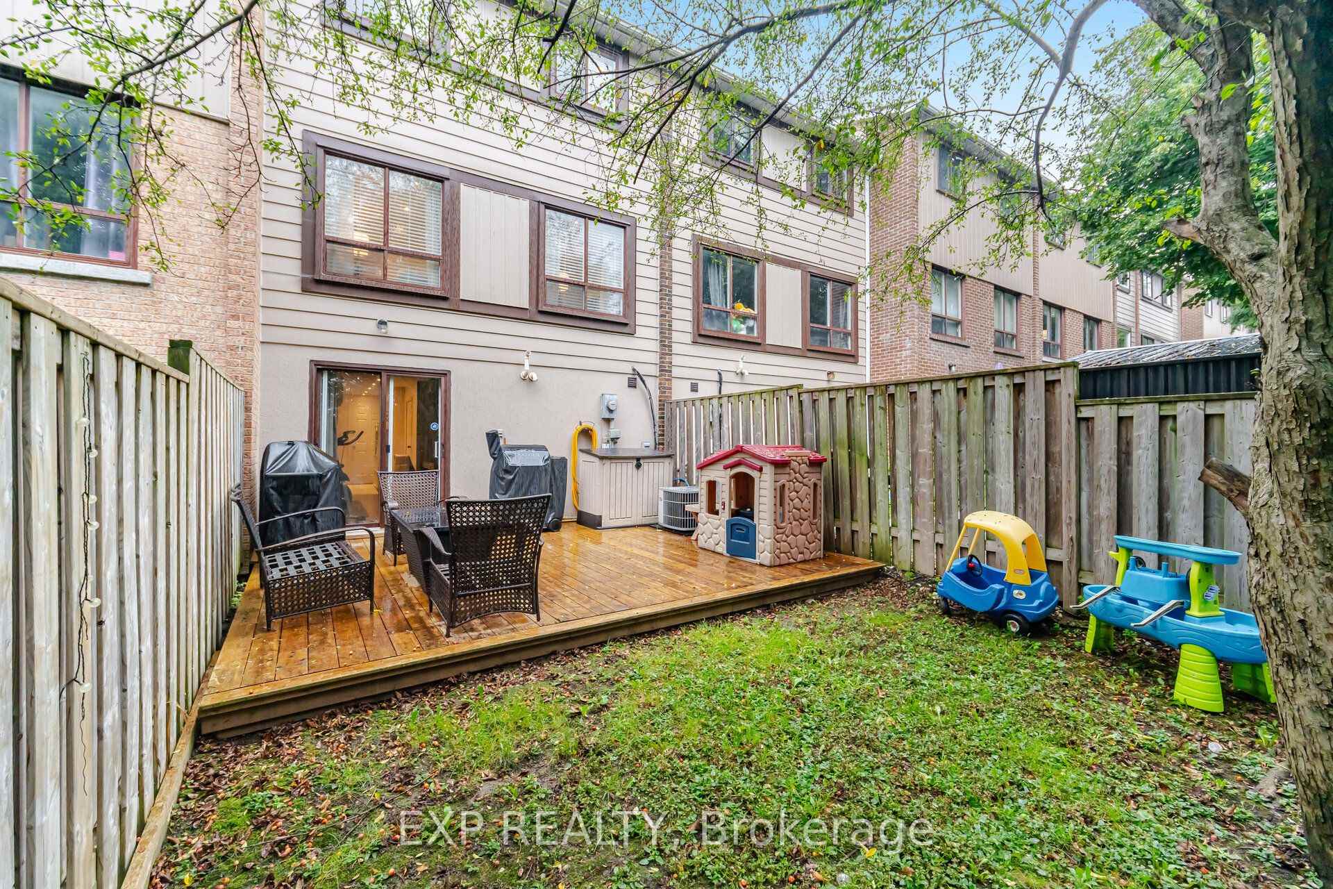 Photo 40 of 157 Moregate Crescent, Brampton, Central Park — HOMEH