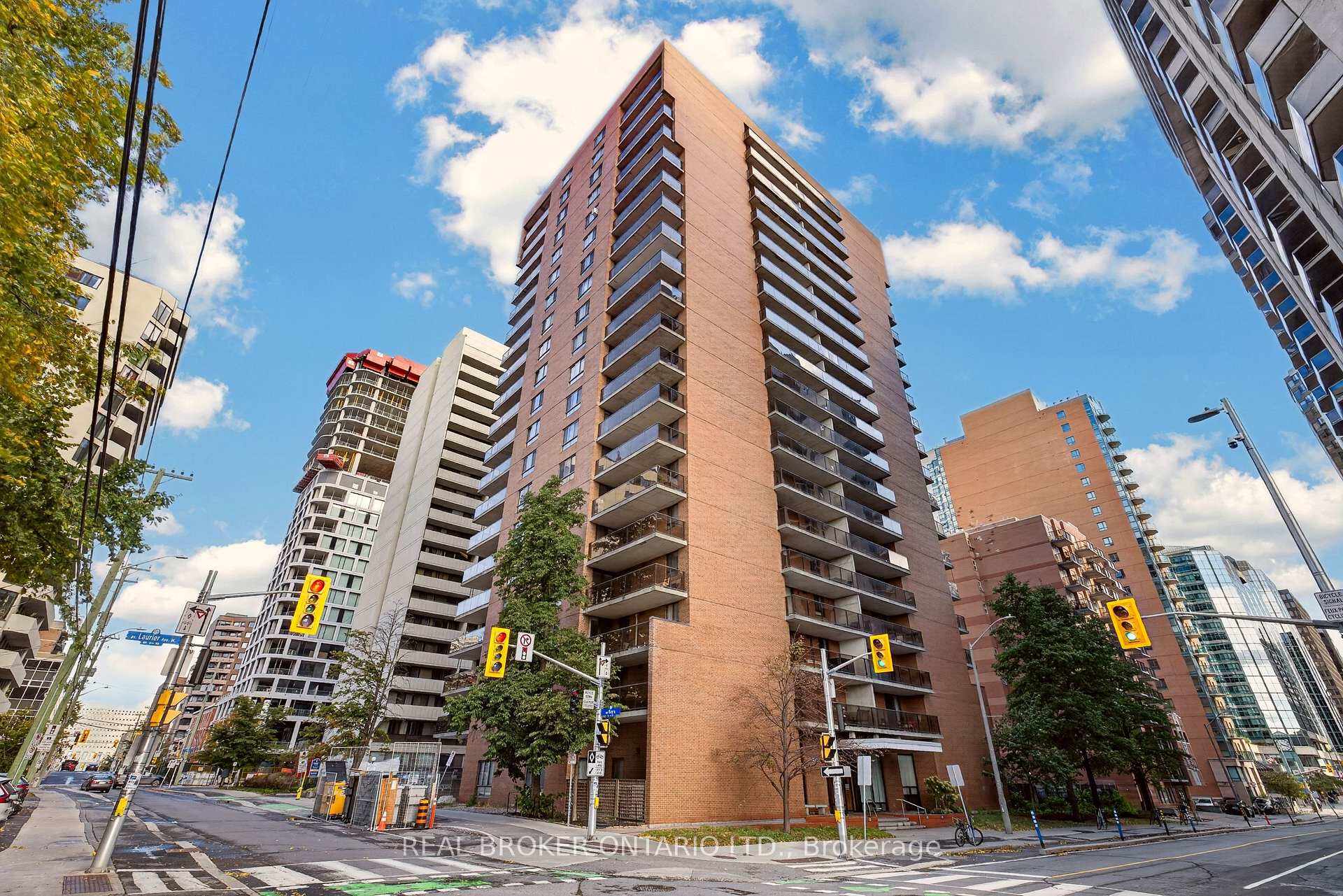 Photo of Unit 1601, 475 Laurier Avenue W