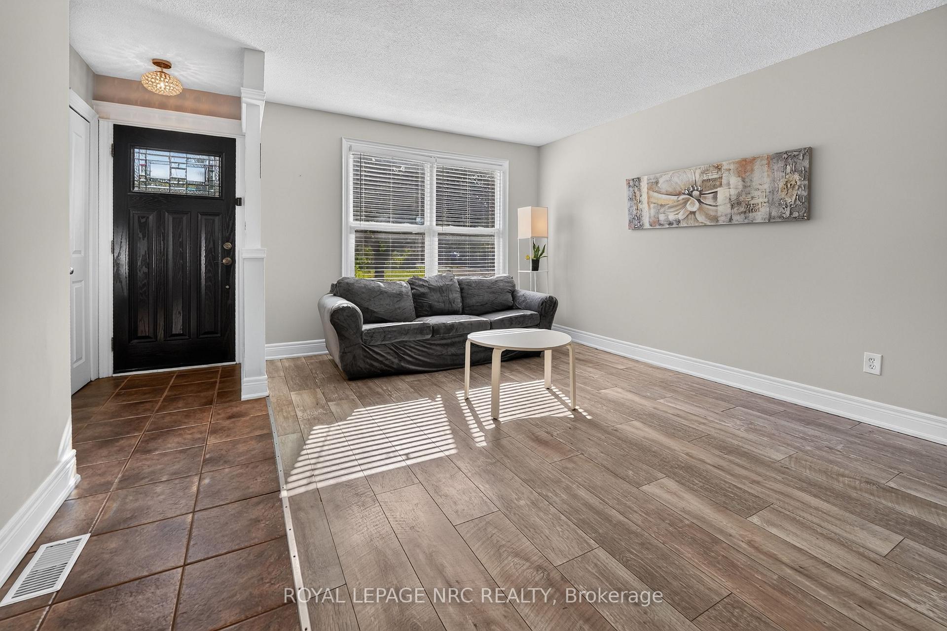 Photo 5 of 73 Green Maple Drive, St. Catharines, Secord Woods — HOMEH