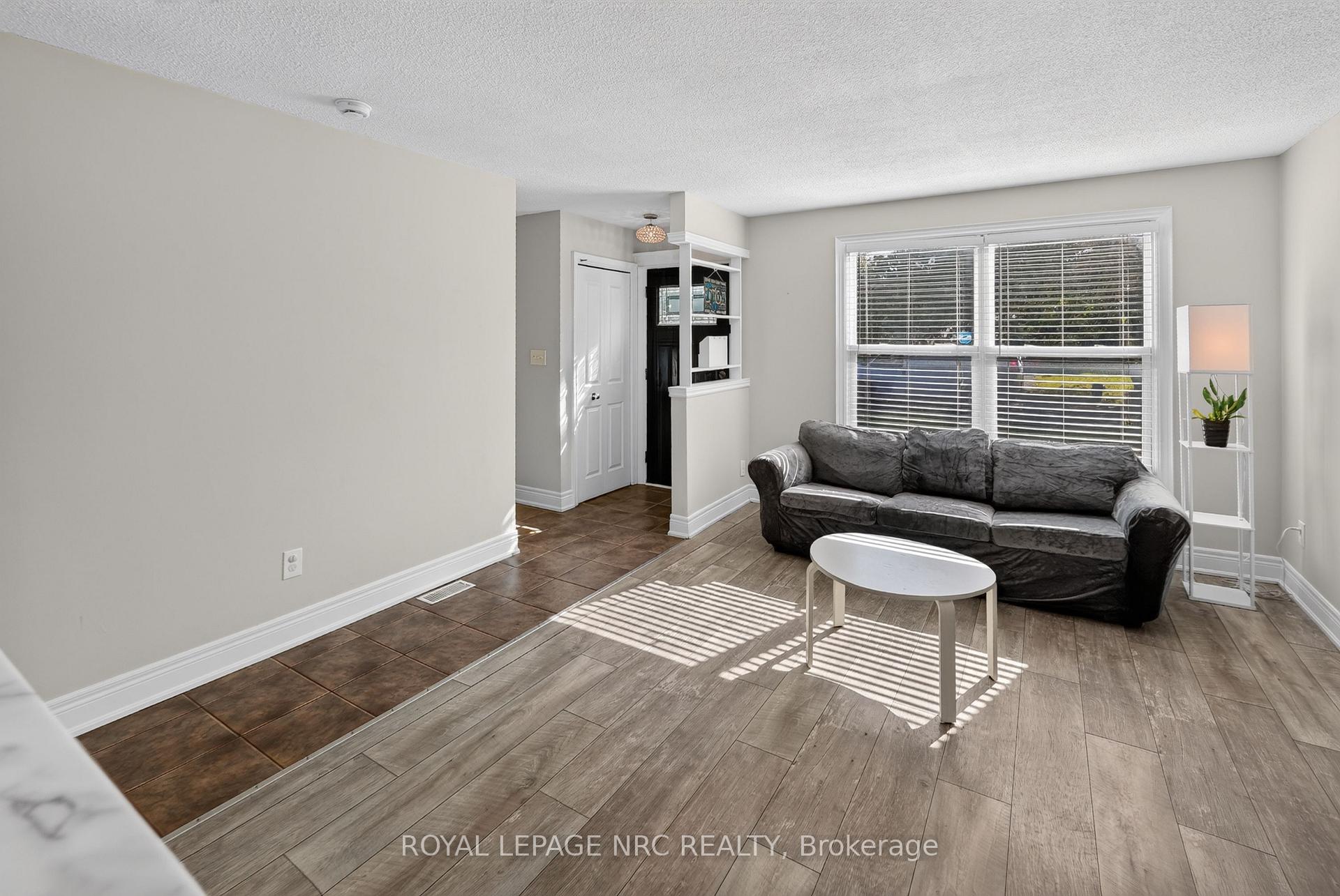 Photo 10 of 73 Green Maple Drive, St. Catharines, Secord Woods — HOMEH
