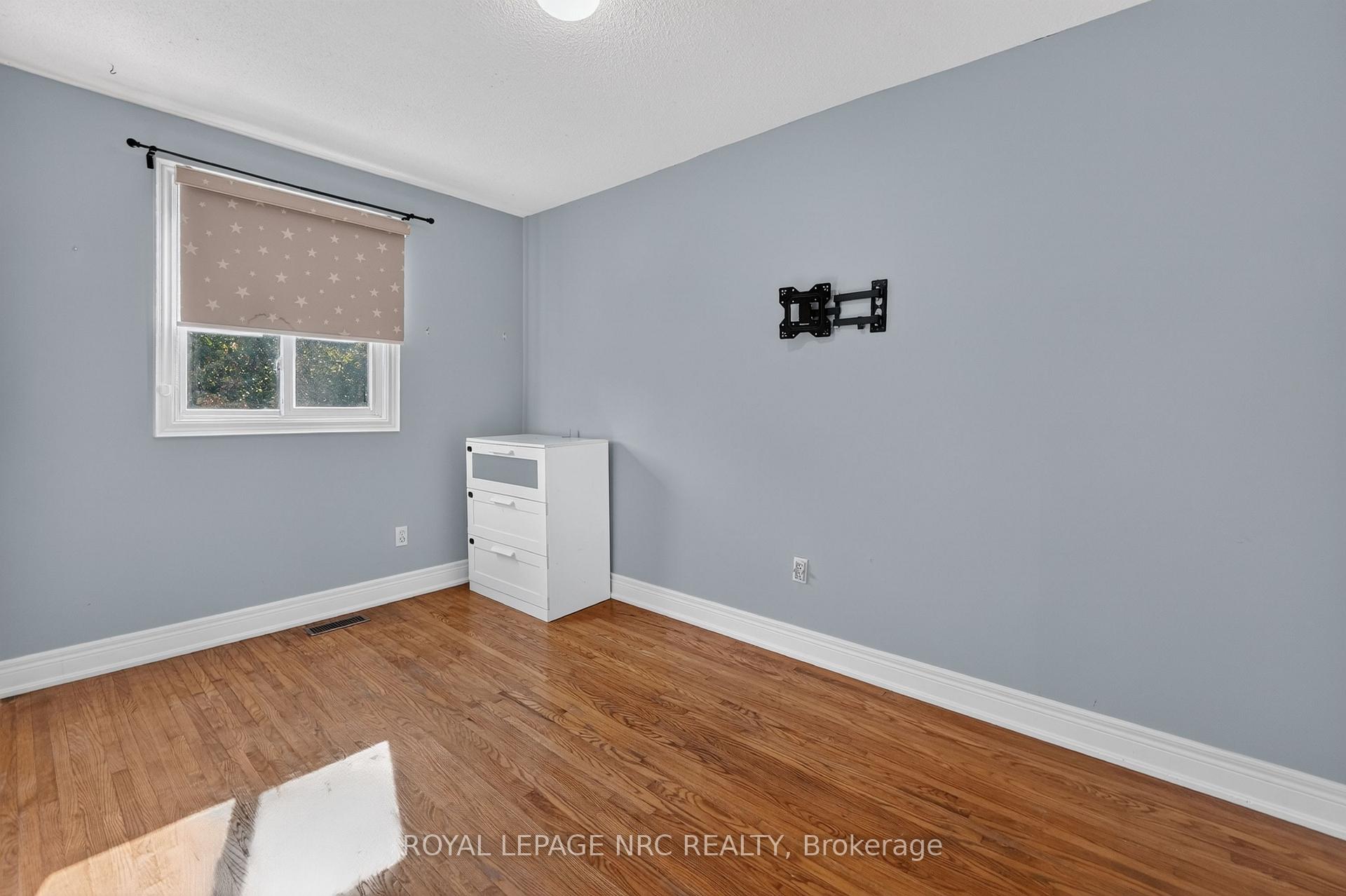 Photo 15 of 73 Green Maple Drive, St. Catharines, Secord Woods — HOMEH