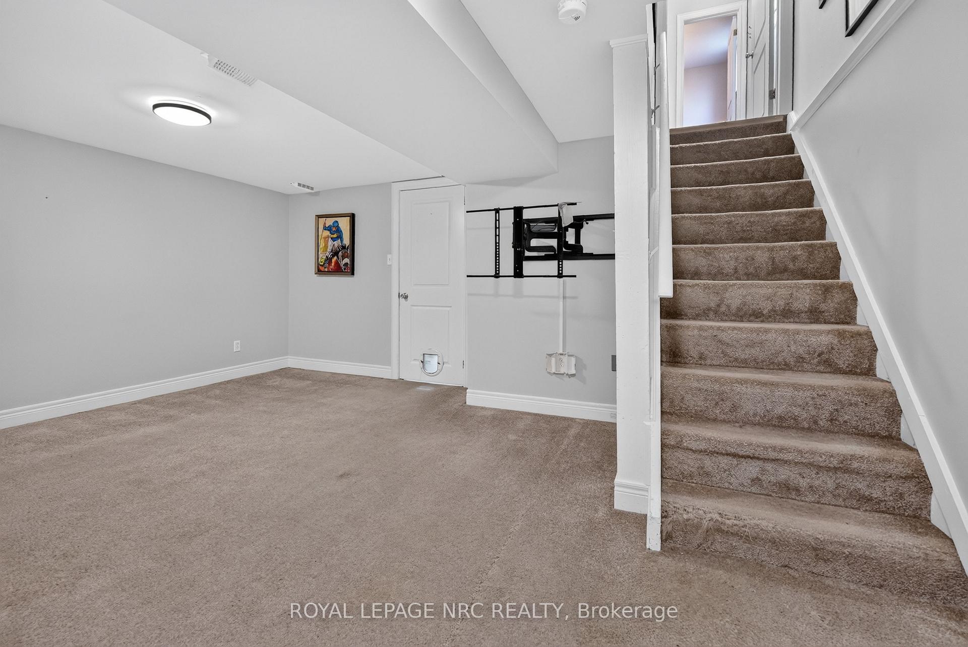 Photo 21 of 73 Green Maple Drive, St. Catharines, Secord Woods — HOMEH