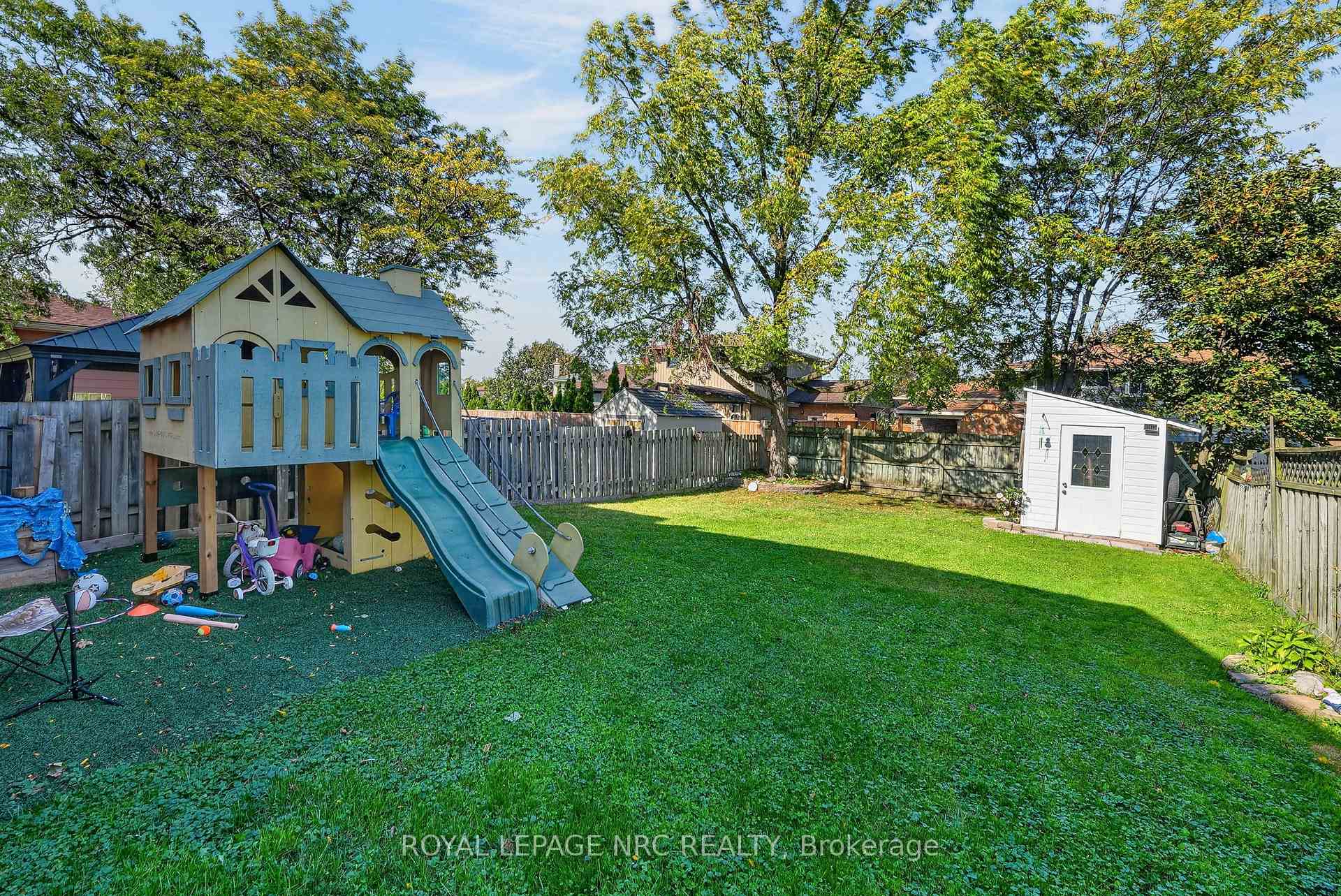 Photo 22 of 73 Green Maple Drive, St. Catharines, Secord Woods — HOMEH