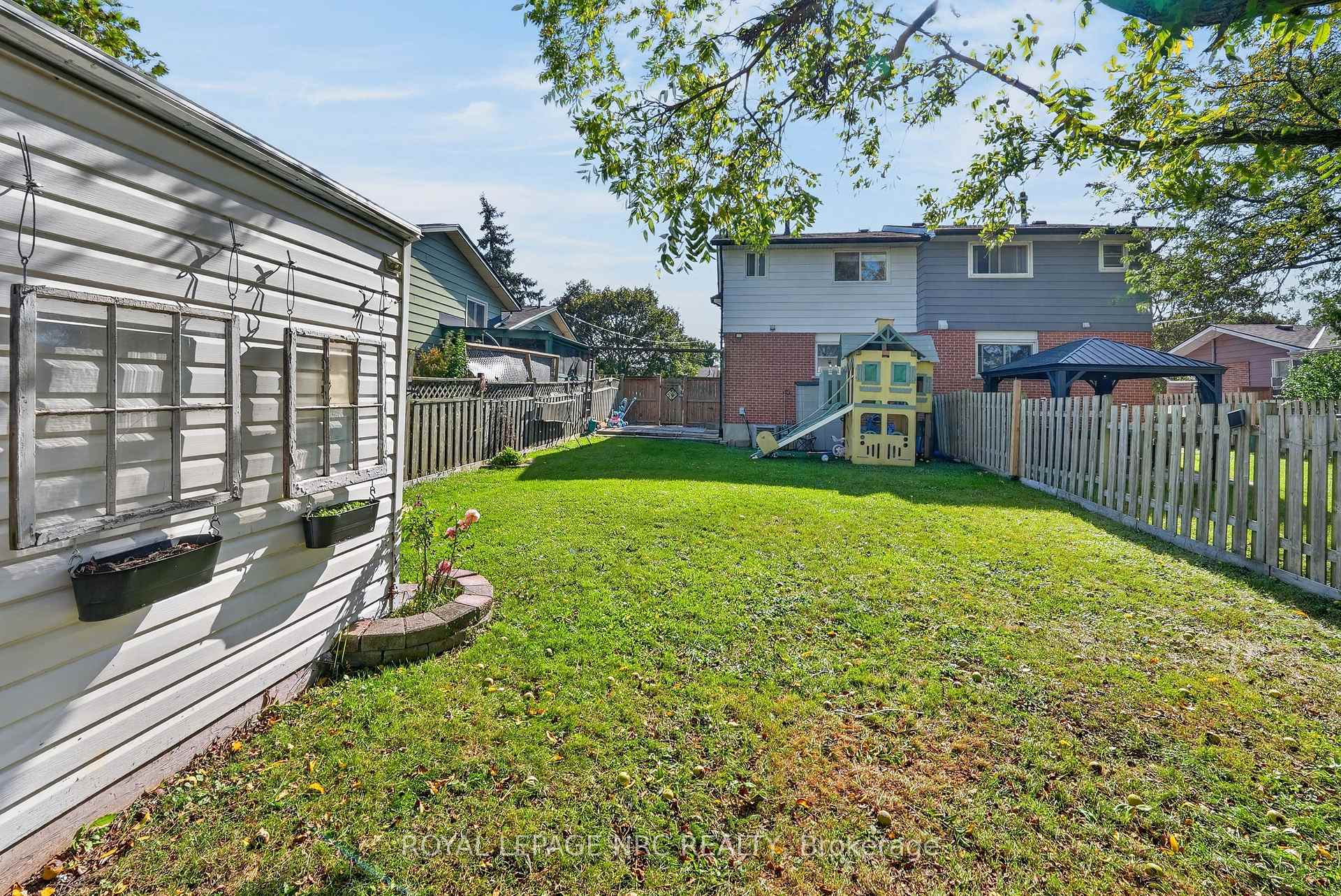 Photo 23 of 73 Green Maple Drive, St. Catharines, Secord Woods — HOMEH