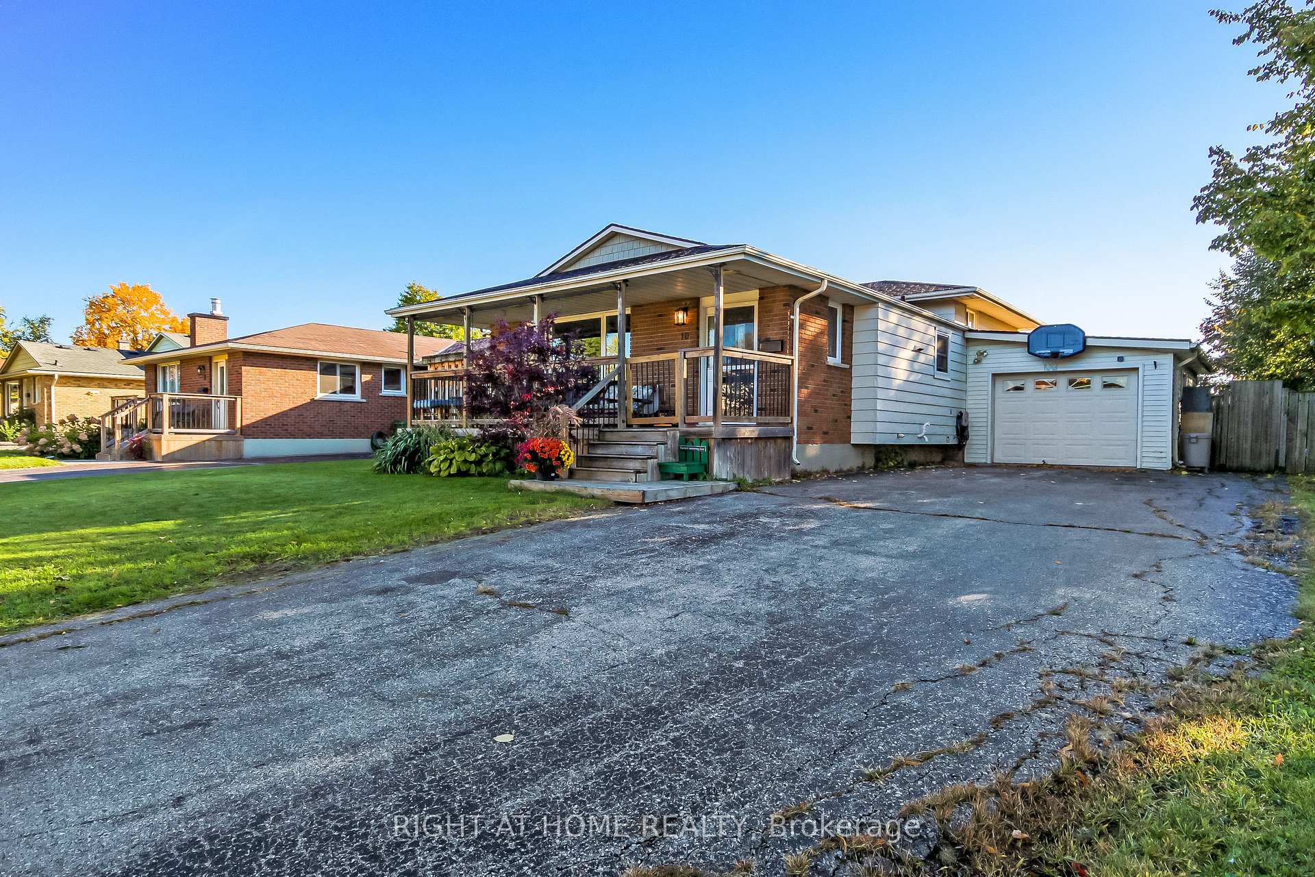Photo 3 of 10 David Drive, St. Thomas — HOMEH