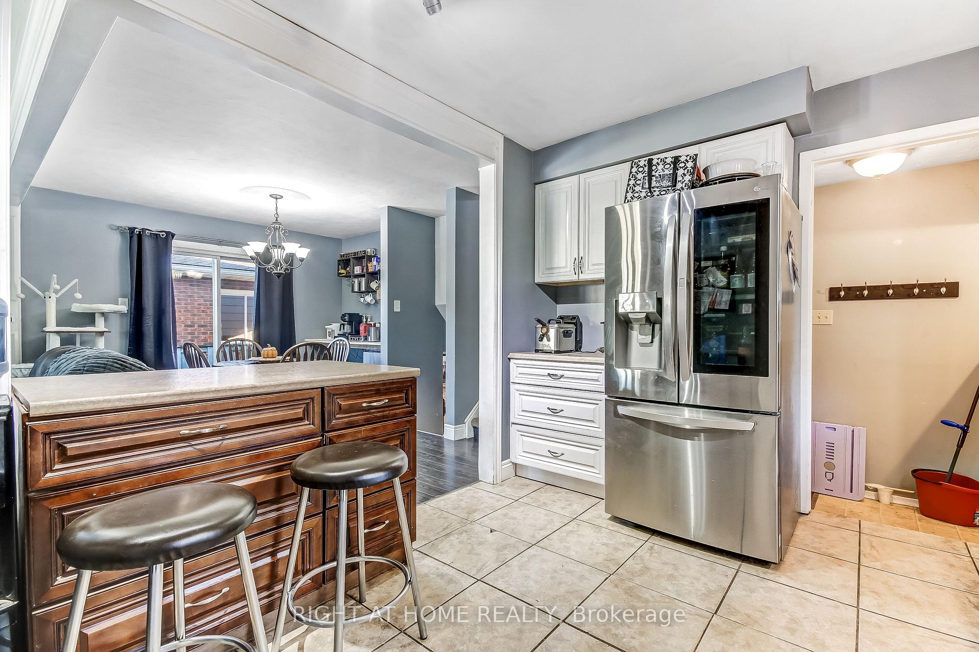 Photo 9 of 10 David Drive, St. Thomas — HOMEH
