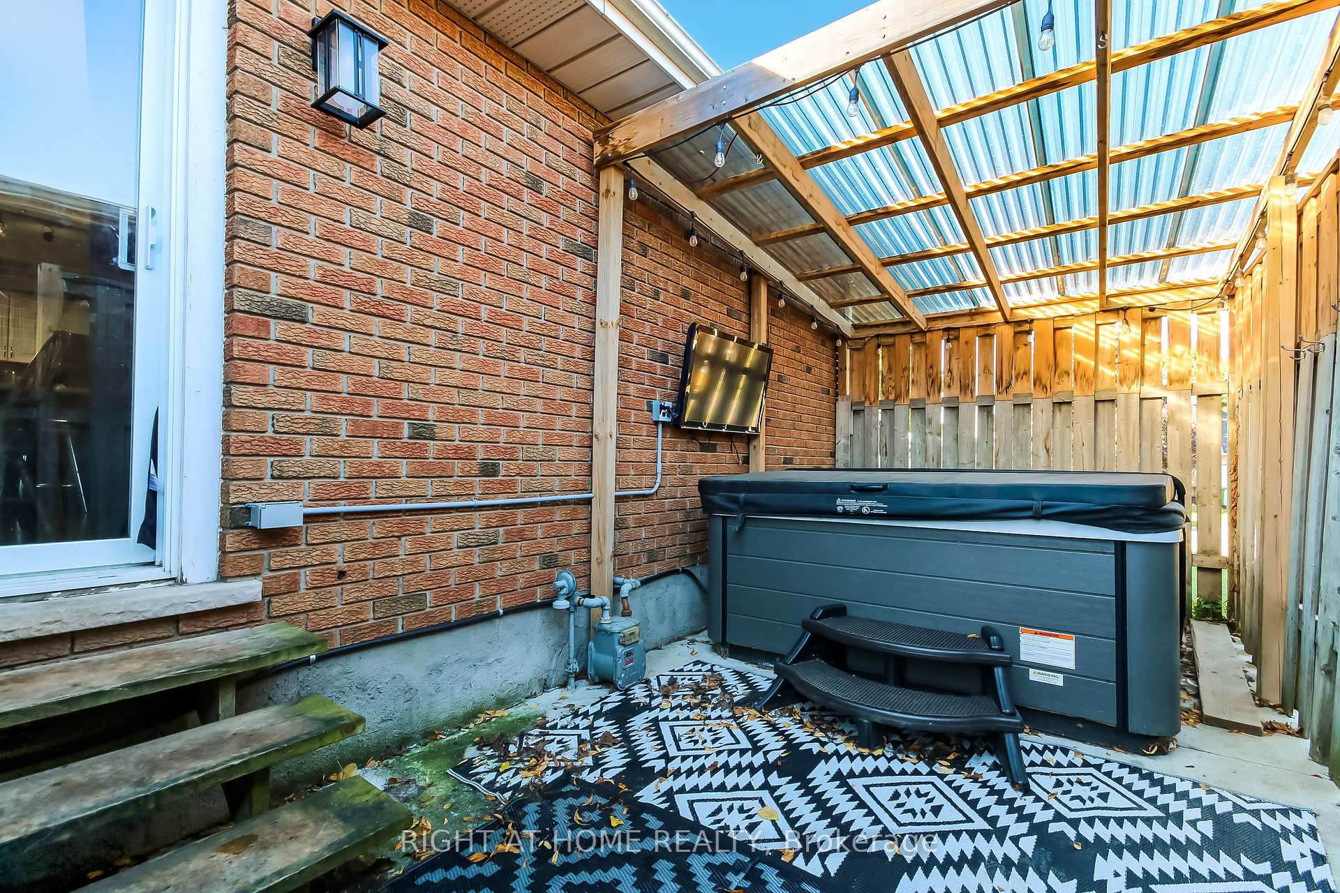 Photo 19 of 10 David Drive, St. Thomas — HOMEH