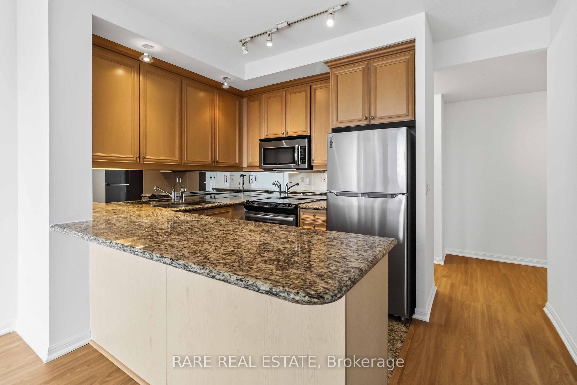 Photo 4 of Unit 1515, 628 Fleet Street, Toronto, Niagara — HOMEH