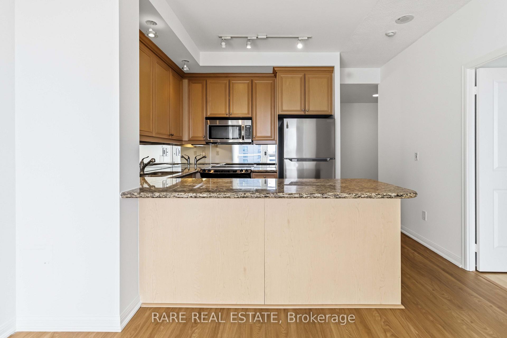 Photo 5 of Unit 1515, 628 Fleet Street, Toronto, Niagara — HOMEH