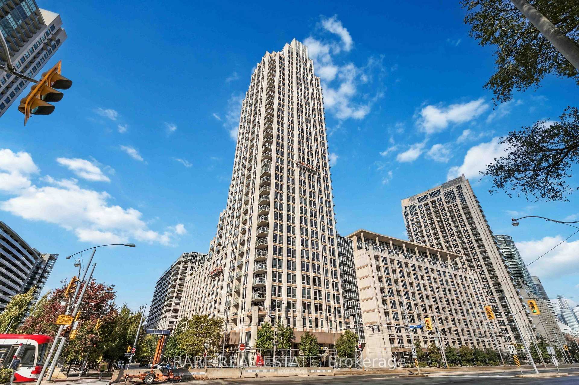Photo 15 of Unit 1515, 628 Fleet Street, Toronto, Niagara — HOMEH