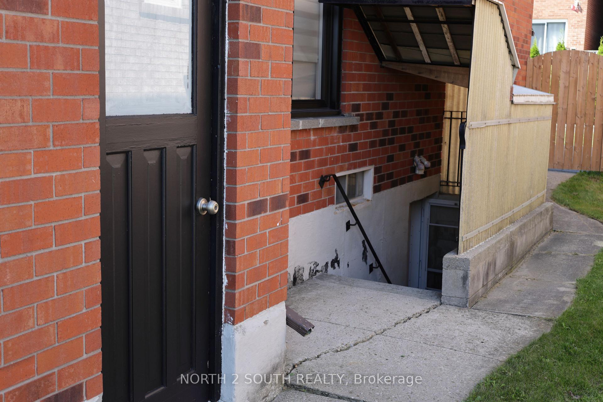 Photo 3 of 319 Glen Shields Avenue, Vaughan, Glen Shields — HOMEH
