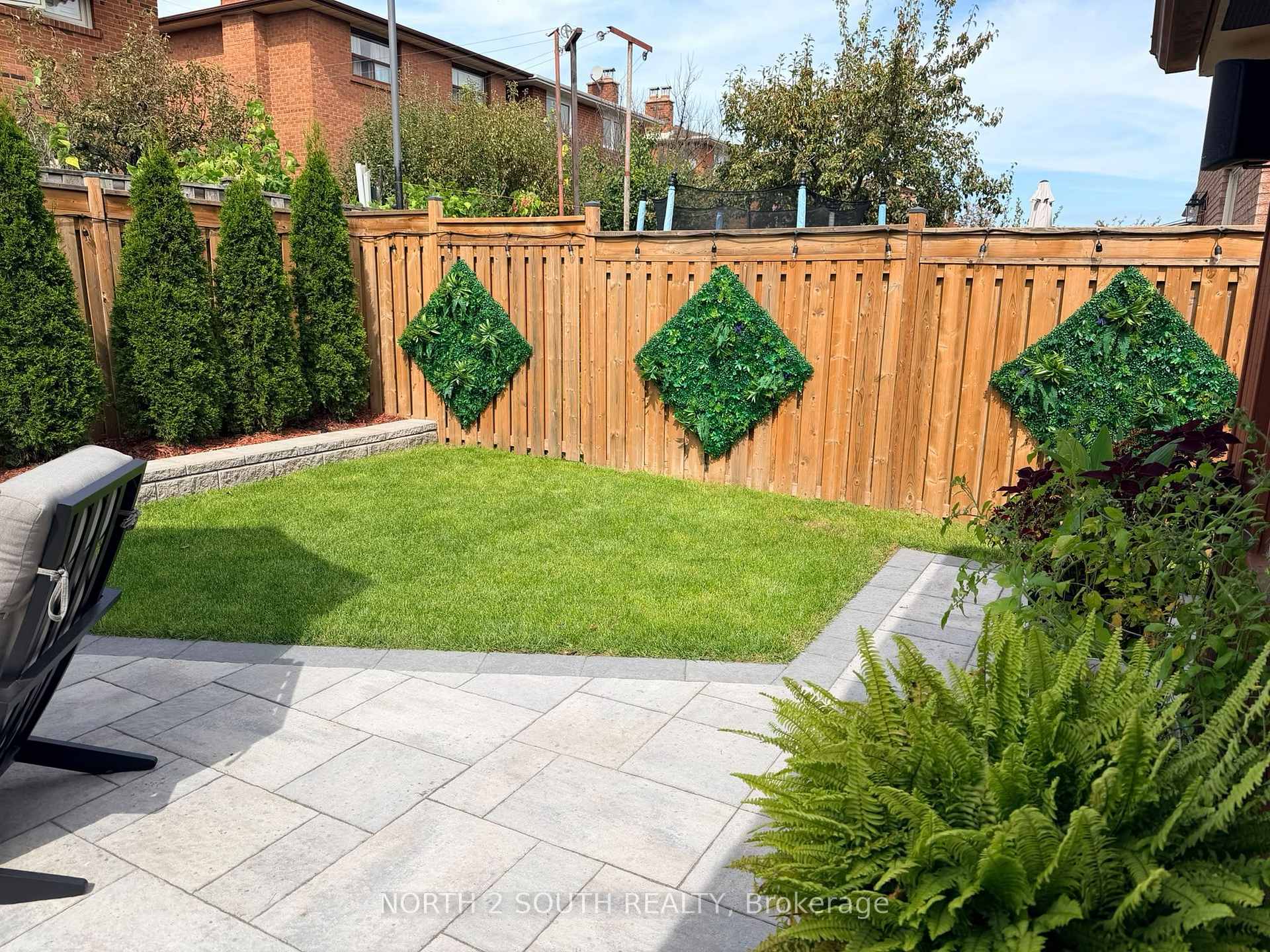Photo 23 of 319 Glen Shields Avenue, Vaughan, Glen Shields — HOMEH