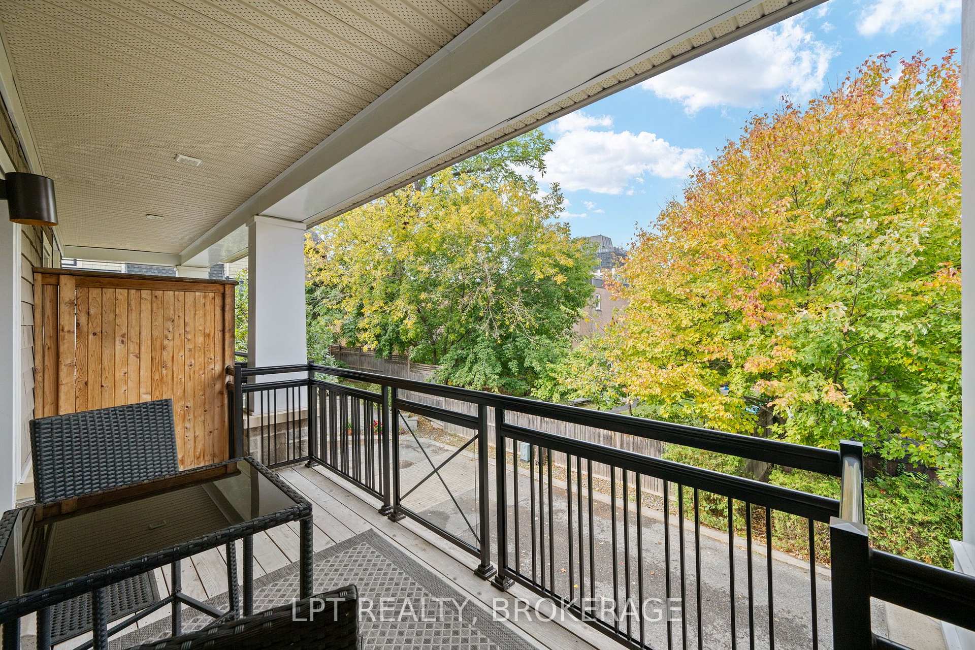Photo 3 of 202 Dalkeith Private, Ottawa, Ottawa West — HOMEH