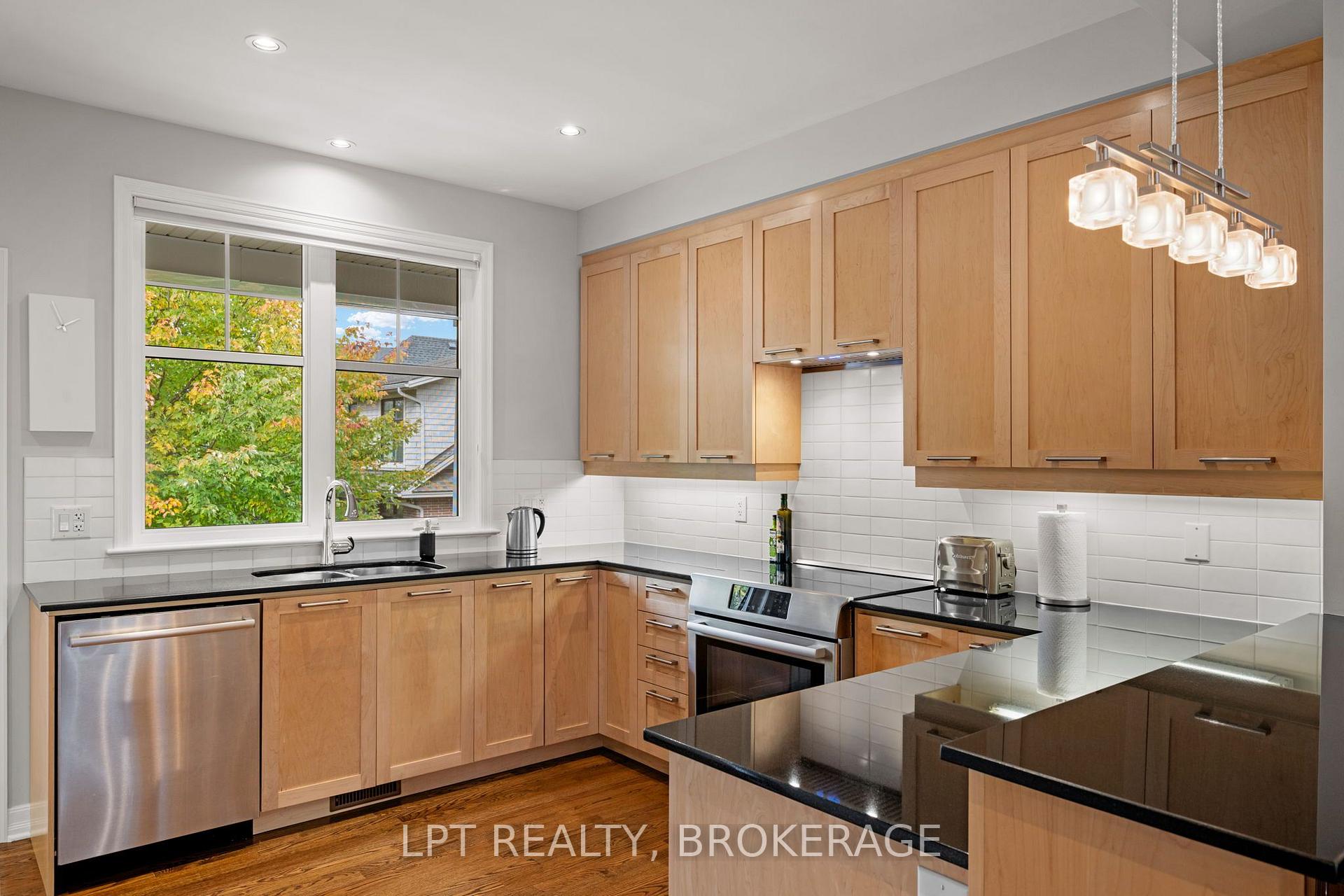 Photo 16 of 202 Dalkeith Private, Ottawa, Ottawa West — HOMEH