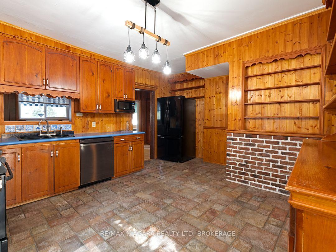 Photo 10 of 632 King Street, Port Colborne, Main Street — HOMEH