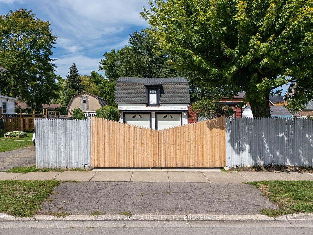Photo 31 of 632 King Street, Port Colborne, Main Street — HOMEH