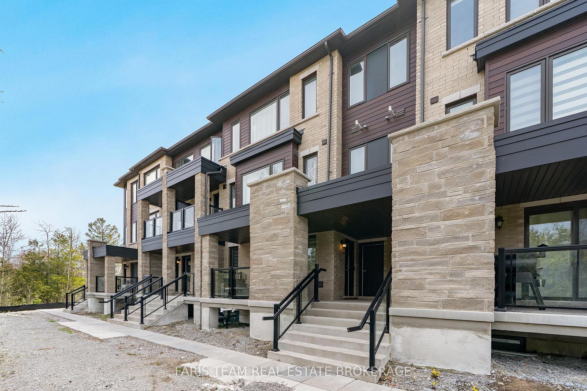 Photo 4 of 39 Appletree Lane, Barrie, Innis-Shore — HOMEH